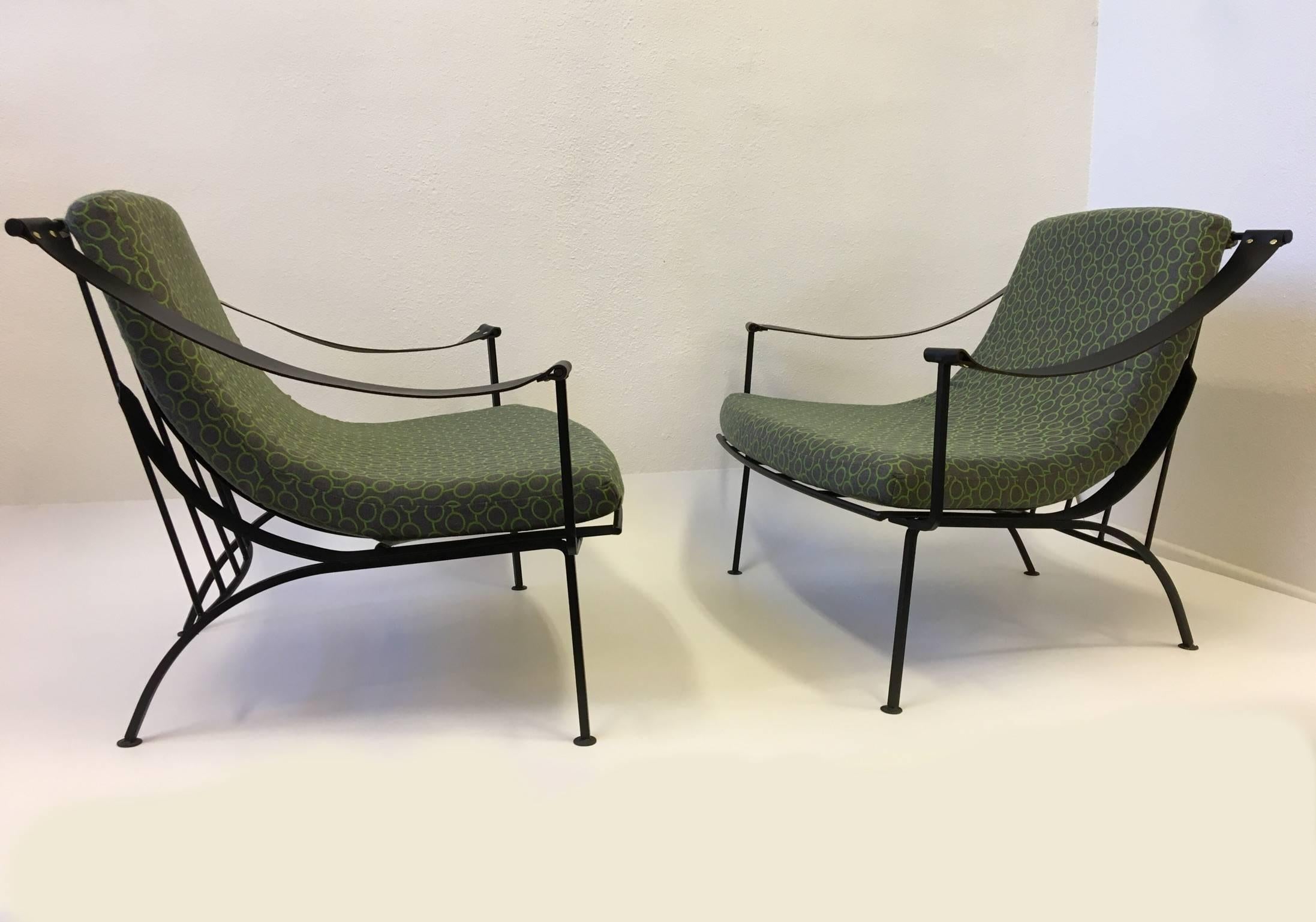 Pair of Wrought Iron and Fabric Lounge Chairs by Russell Woodard In Excellent Condition In Palm Springs, CA