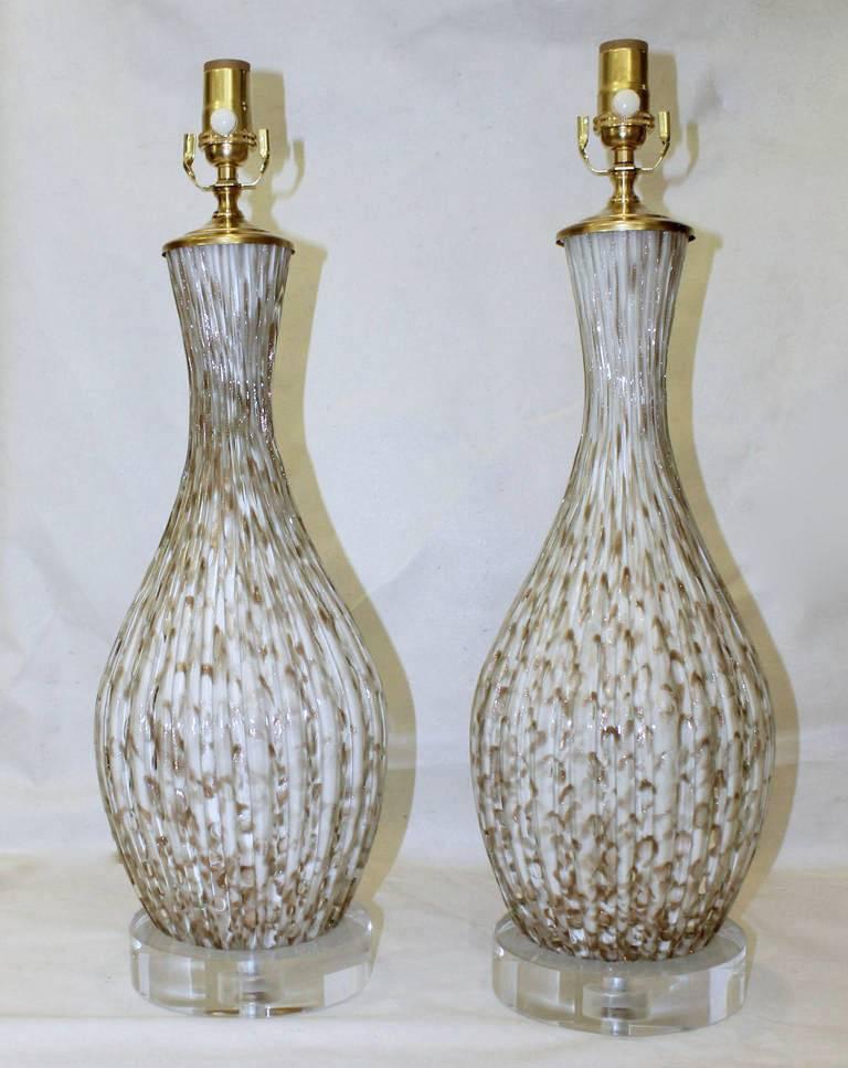 Pair of Italian Murano Glass White Table Lamps with Aventurine For Sale 3