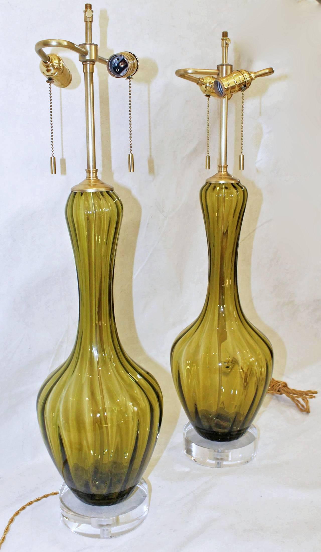 Mid-20th Century Pair of Absinthe Green Colored Italian Glass Lamps For Sale