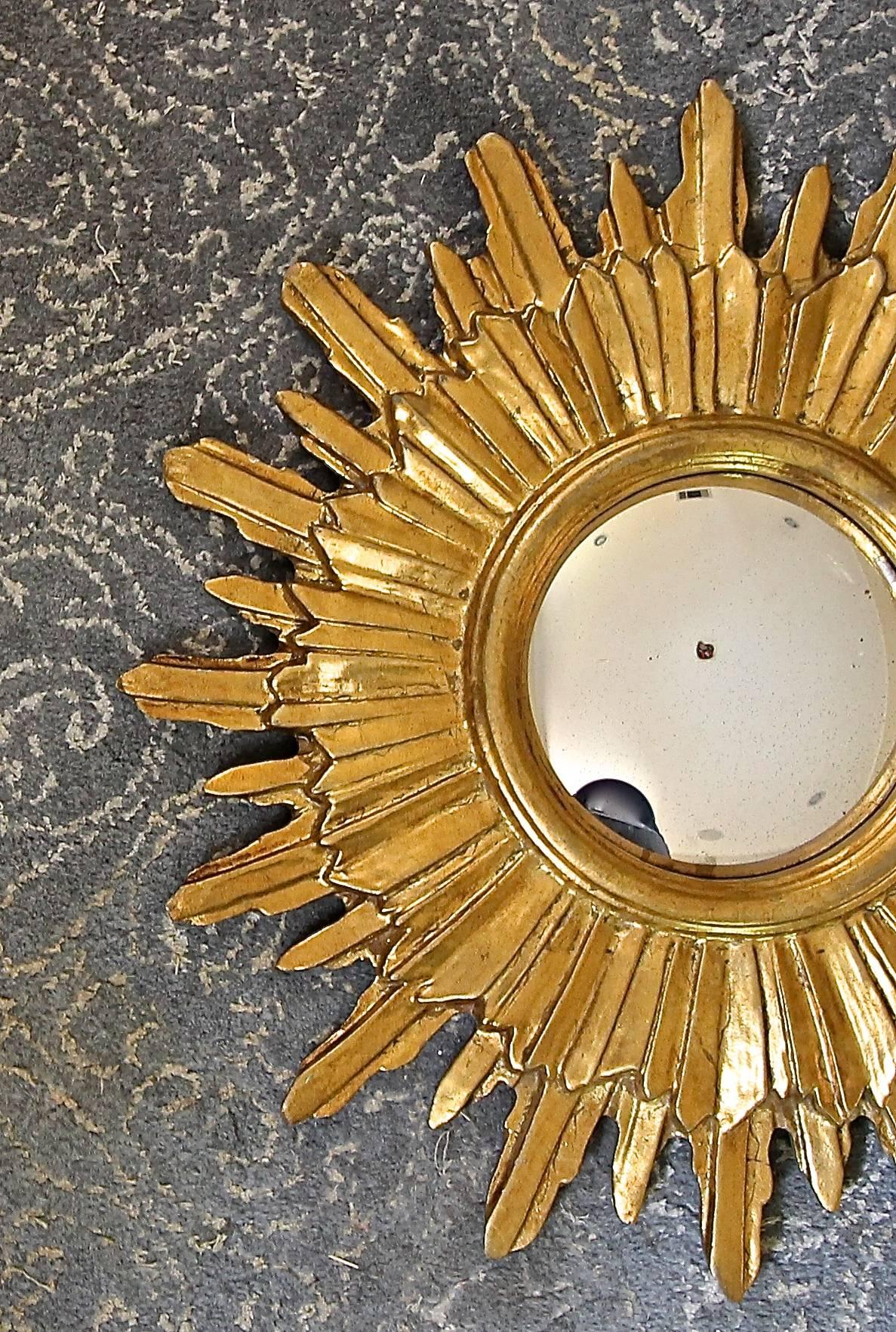 French Soleil Sunburst Giltwood Convex Wall Mirror In Good Condition In Palm Springs, CA