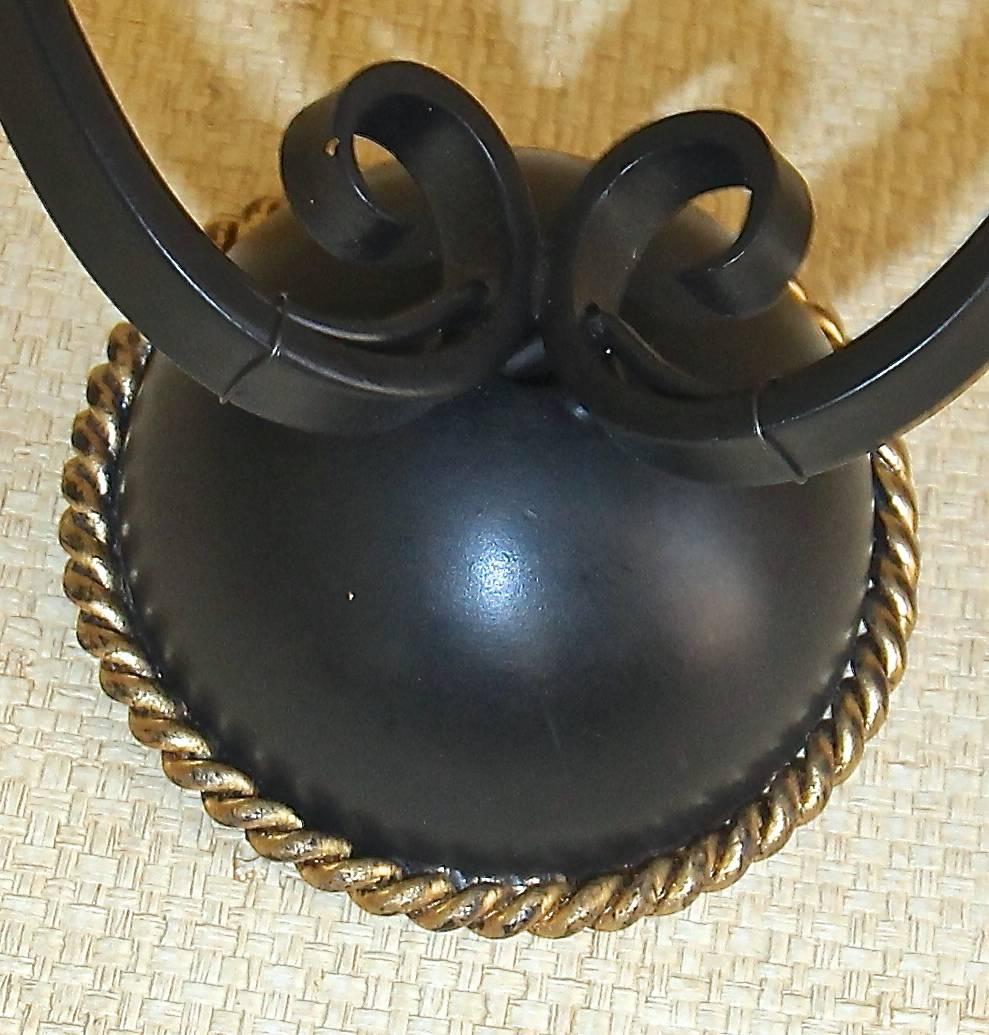 Coppia di lampade francesi Leleu Art Deco in cristallo d'ottone e ferro dipinto in vendita 1