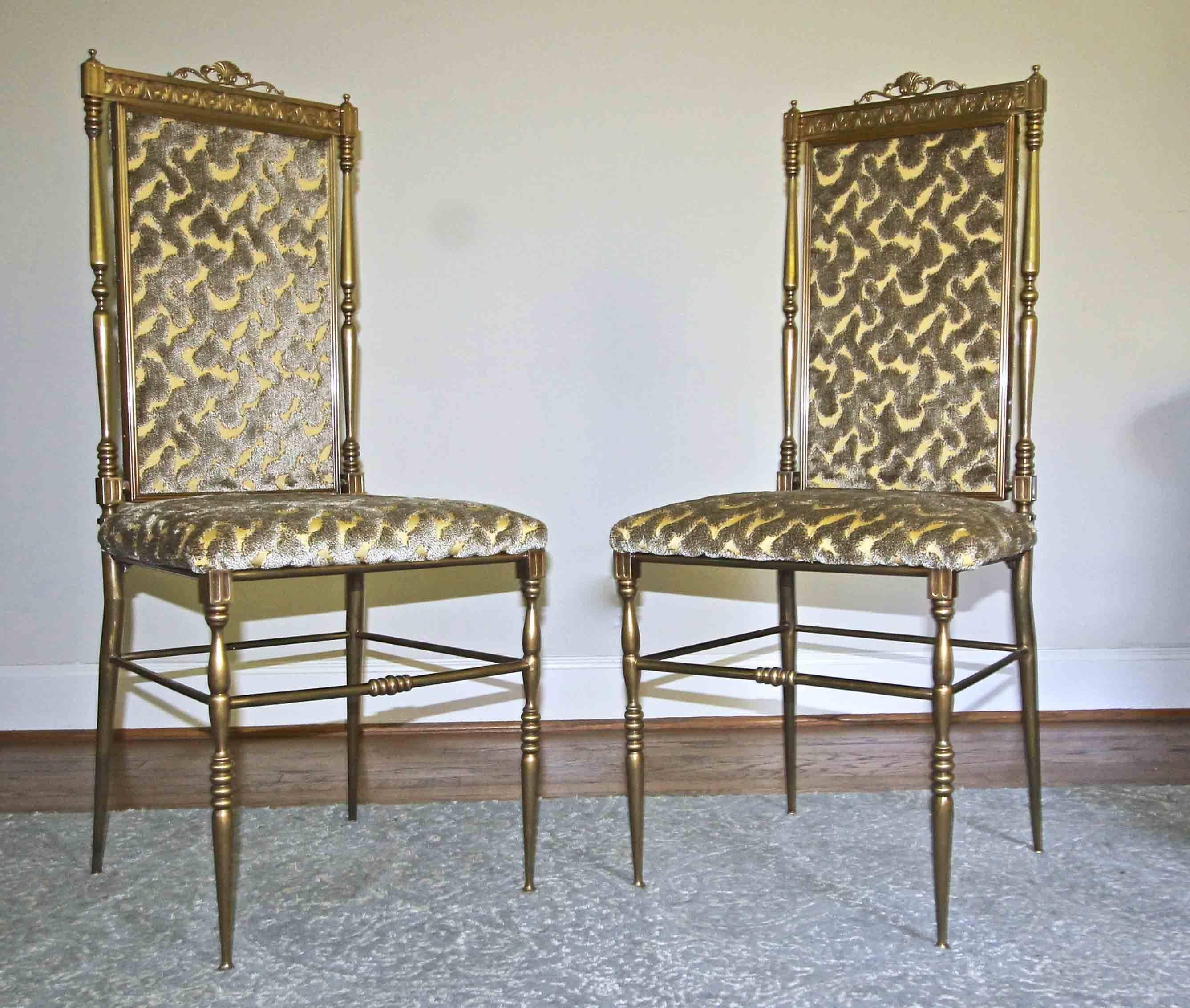 Pair of Chiavari neoclassic motif side chairs, newly upholstered in Zimmer Rohde cut velvet fabric. Tubular brass construction.