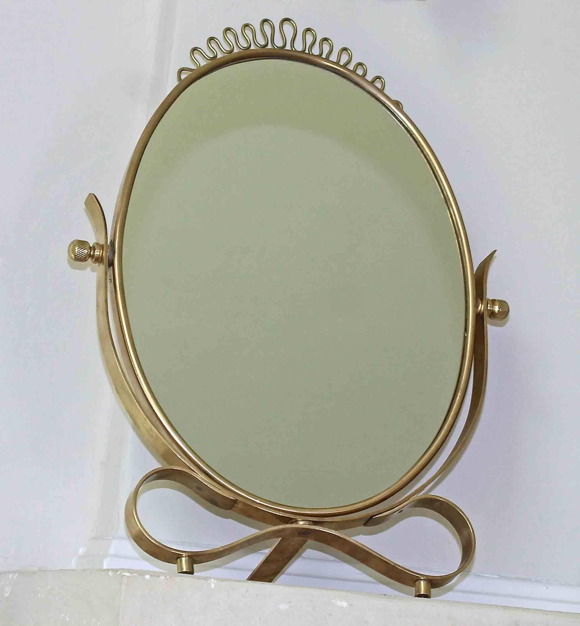 Gio Ponti Style Italian Brass Vanity Table Mirror In Good Condition In Dallas, TX