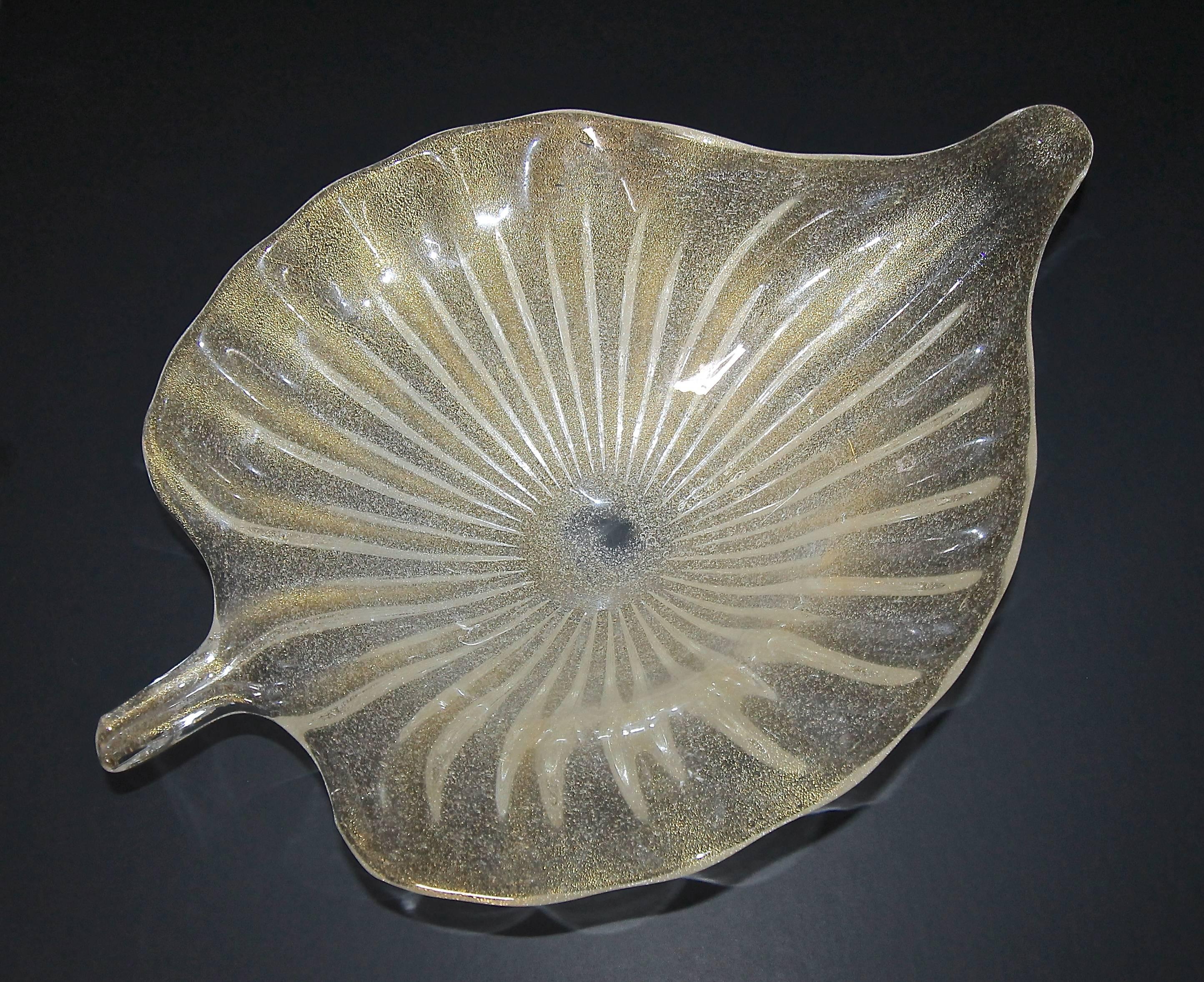 An attractive Italian Murano glass leaf shaped centerpiece bowl with gold inclusions.
