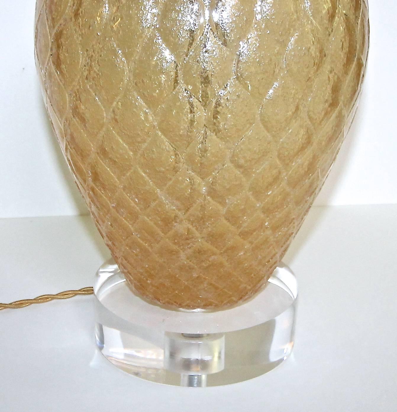 Murano Amber Glass Galliano Ferro Diamond Pattern Table Lamp For Sale 3