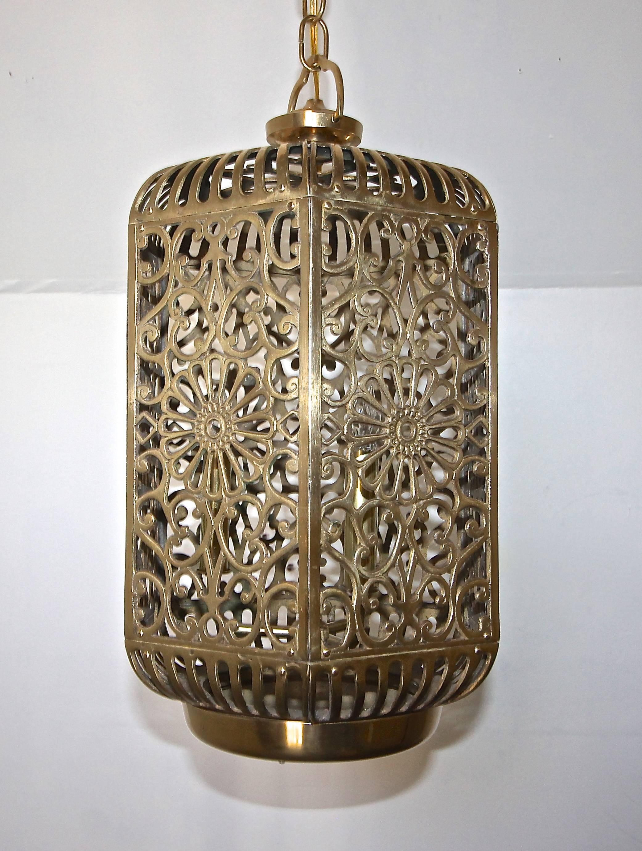 Large Pierced Filigree Brass Japanese Asian Ceiling Pendant Light In Excellent Condition For Sale In Dallas, TX