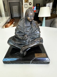 Estatua de bronce «Marta», de Glenda Hecksher: mujer indígena con su bebé