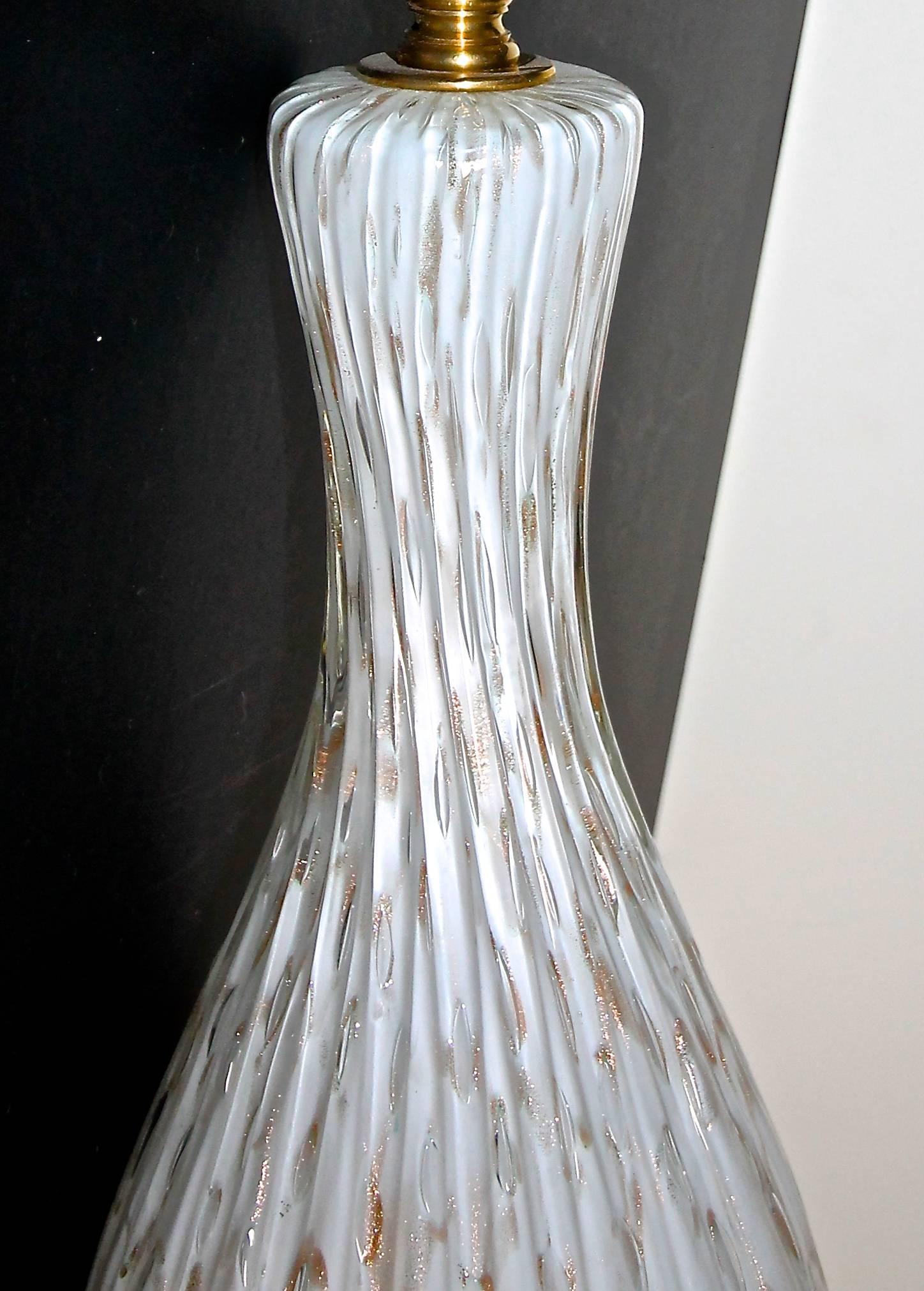 Murano Glass White and Aventurine Table Lamp For Sale 1