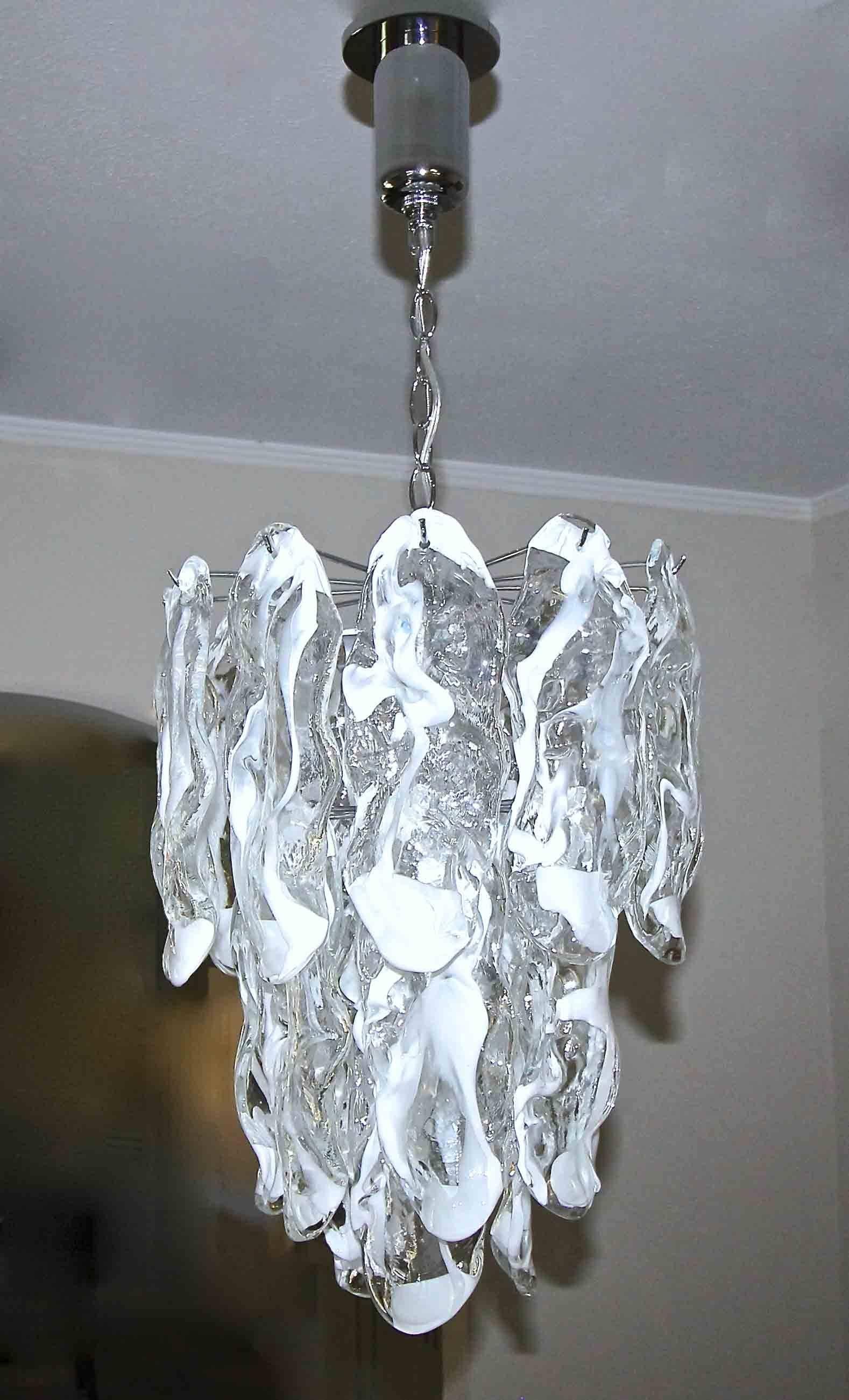 Murano Textured White Clear Glass Chandelier by Mazzega In Excellent Condition In Dallas, TX