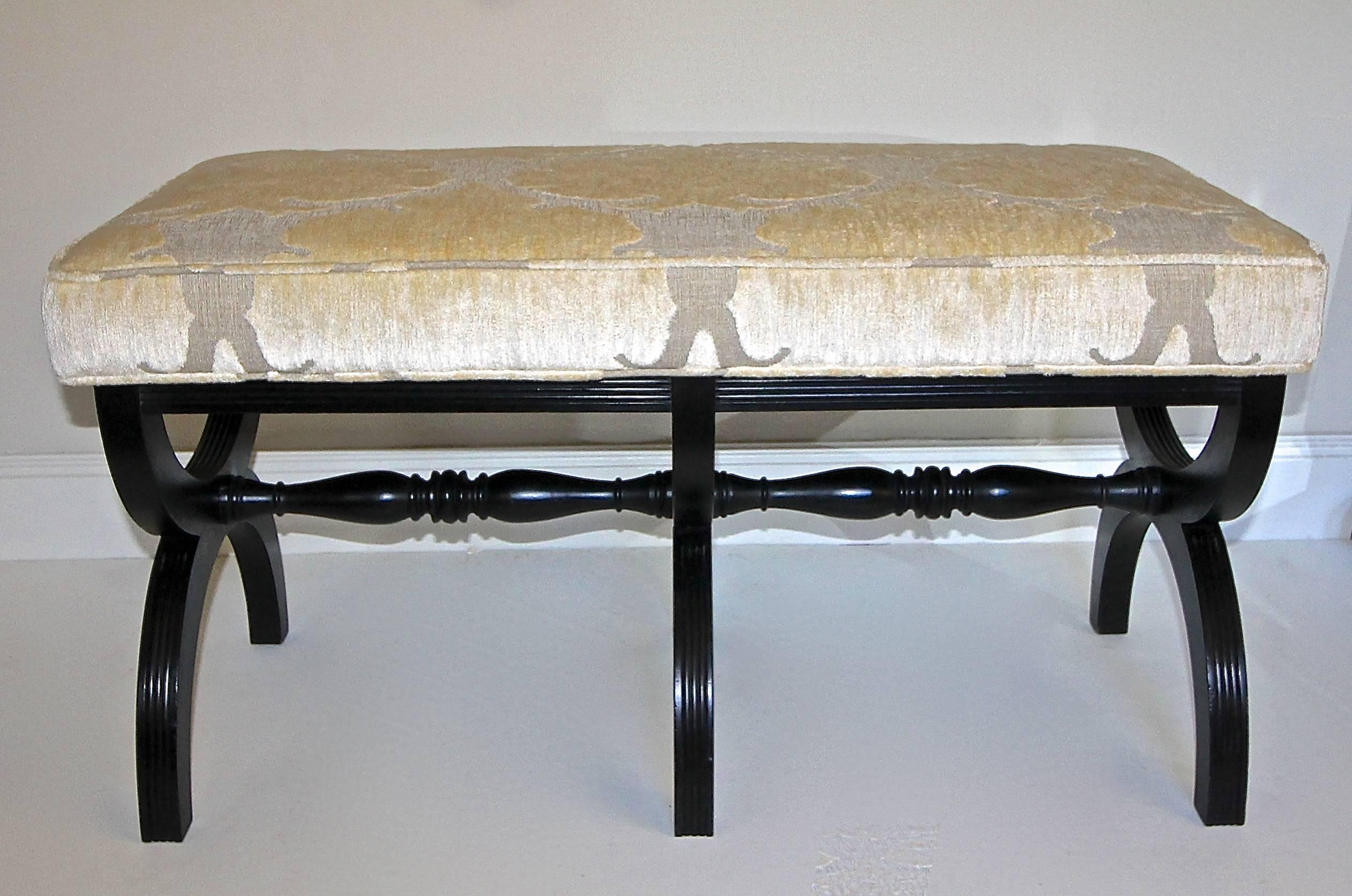 Dorothy Draper Style Ebonized Wood X-Base Upholstered Bench In Good Condition In Palm Springs, CA