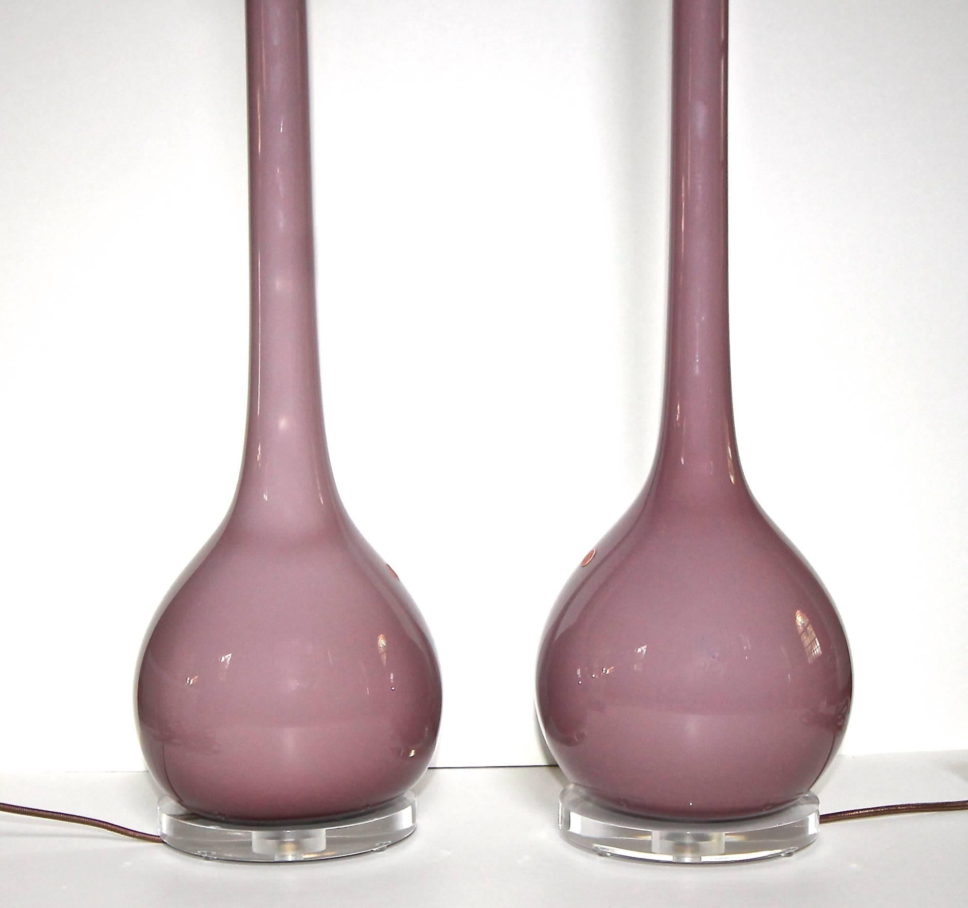 Pair of Murano Long Neck Lavender Purple Glass Table Lamps In Good Condition In Dallas, TX