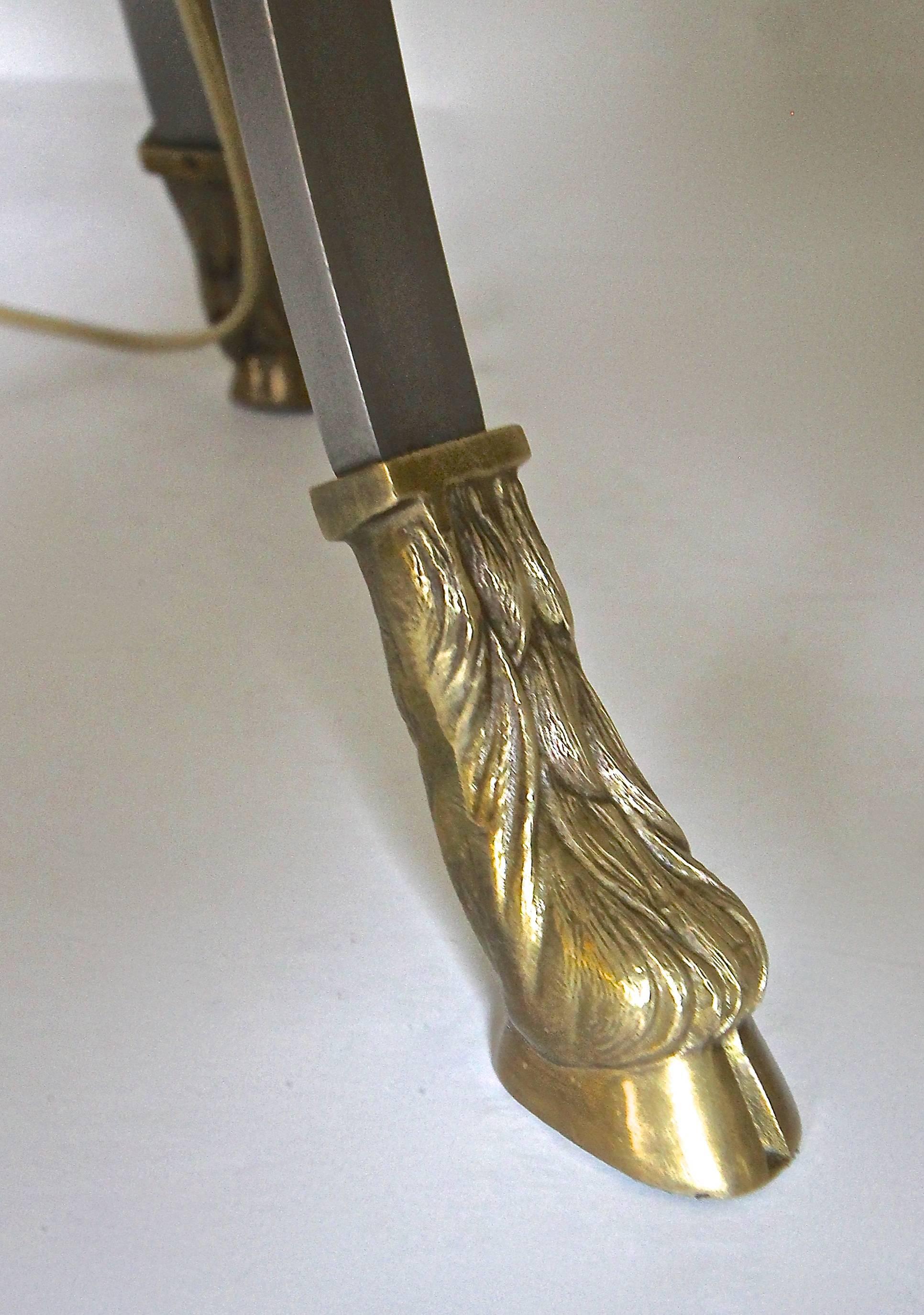 Table d'appoint française de style Masion Jansen en acier brossé et laiton en vente 2