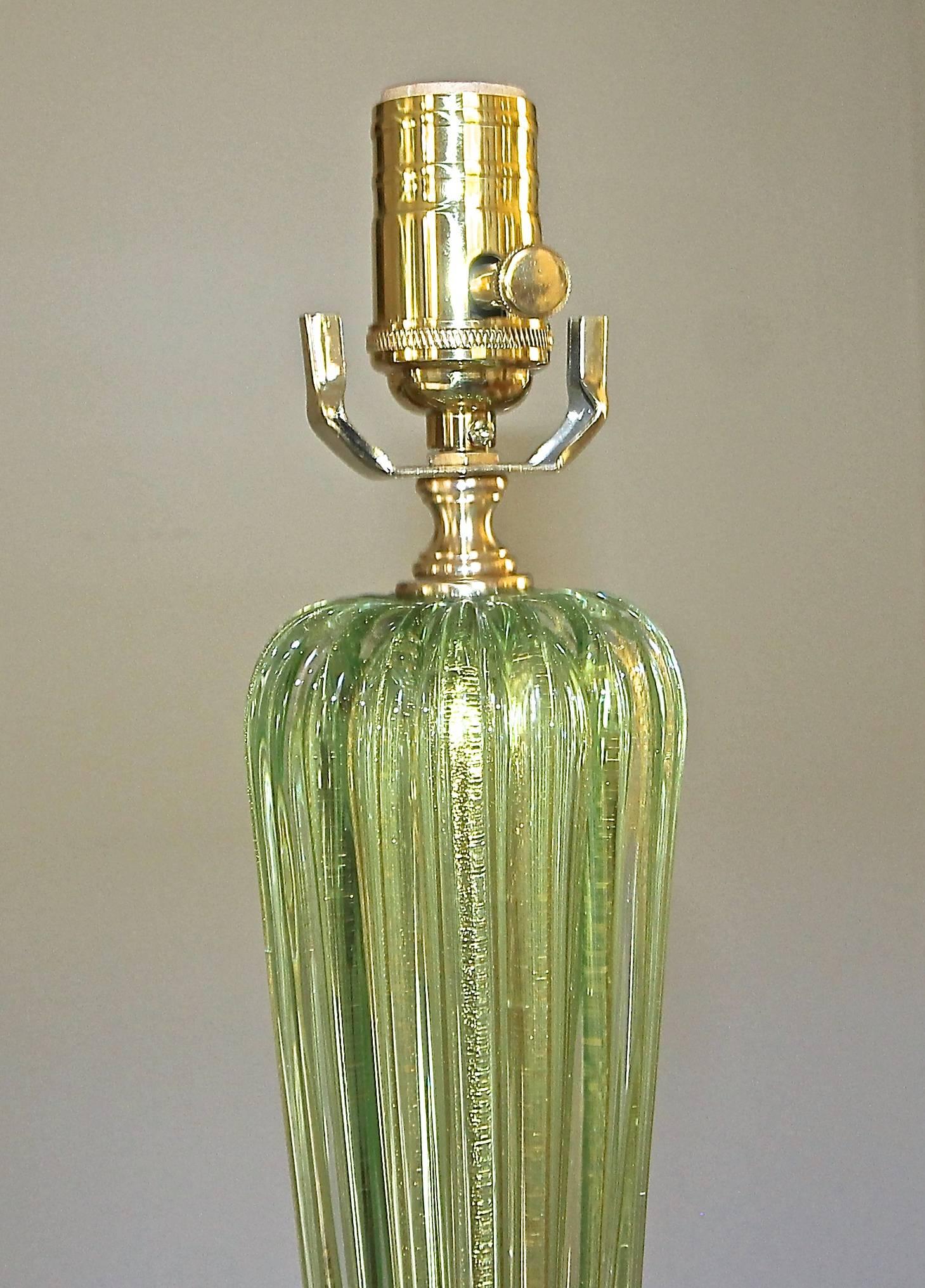 Single Green and Gold Italian Murano Glass Table Lamp 2