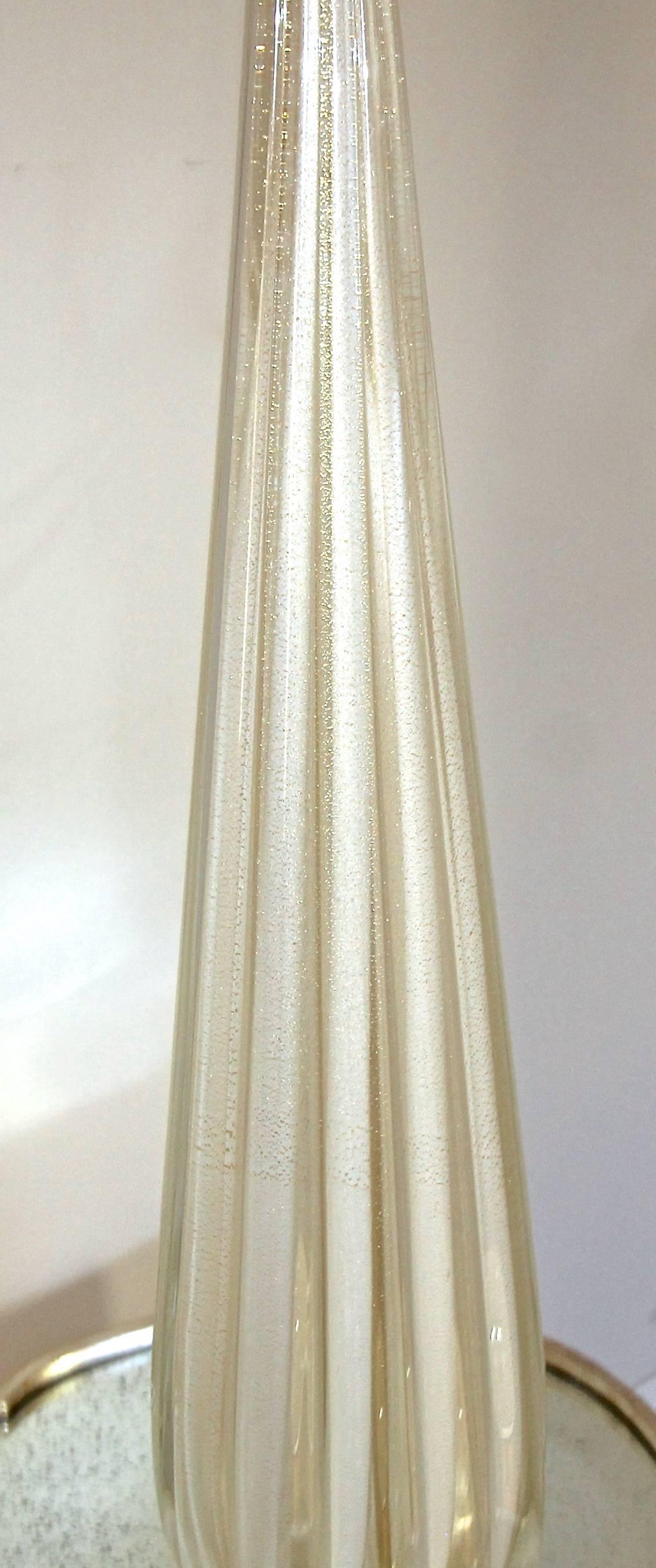 Single Tall Barbini Murano Italian White Gold Ribbed Table Lamp In Excellent Condition In Dallas, TX