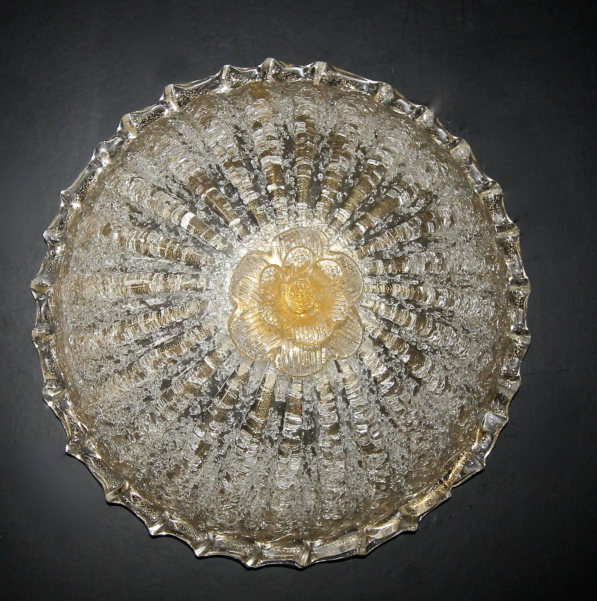 Barovier Murano Floral Glass Ceiling Flush Mount Light with Gold Inclusions In Excellent Condition In Palm Springs, CA