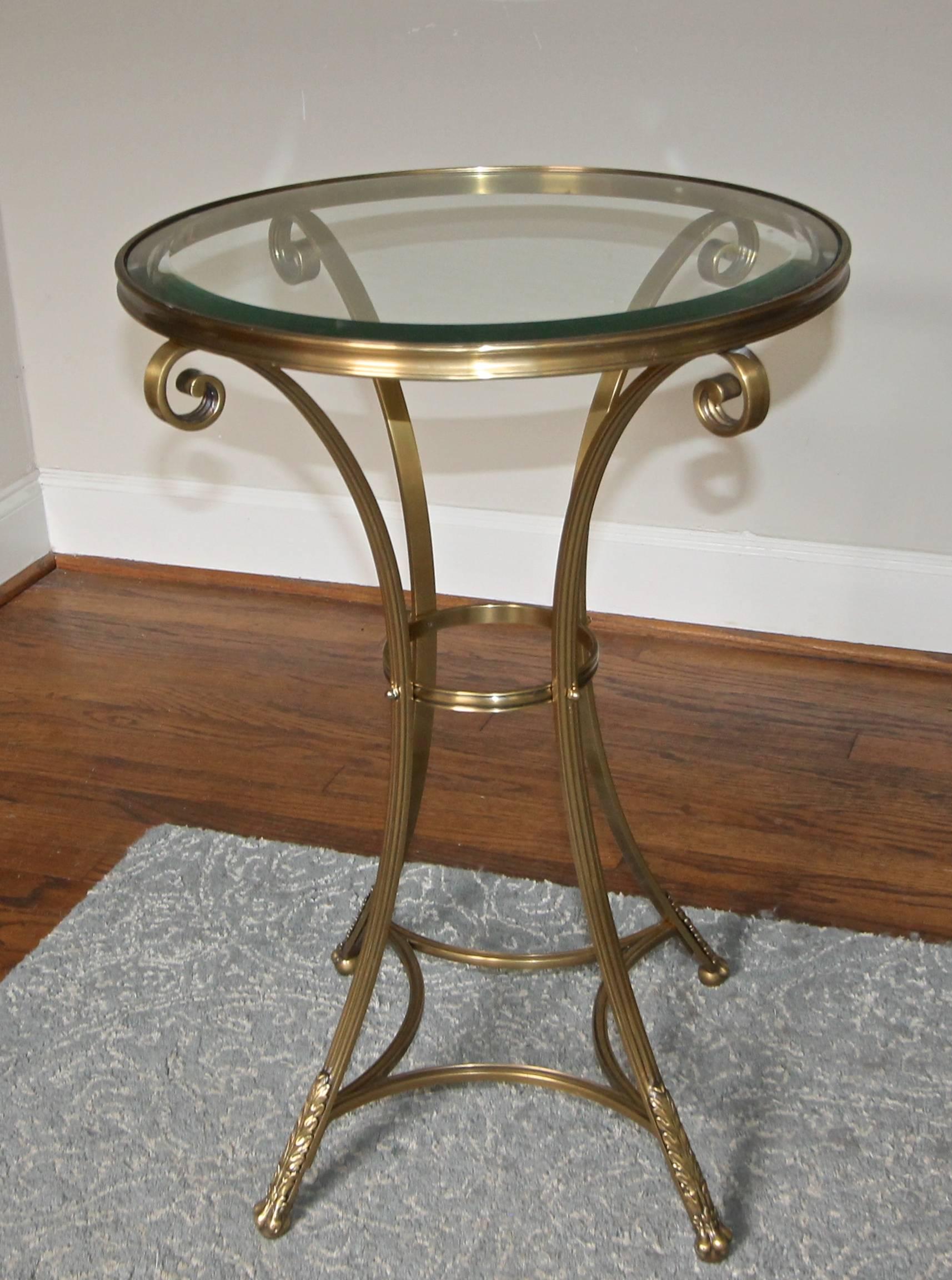 Neoclassic Brass Round Gueridon Table with Paw Feet In Good Condition For Sale In Dallas, TX