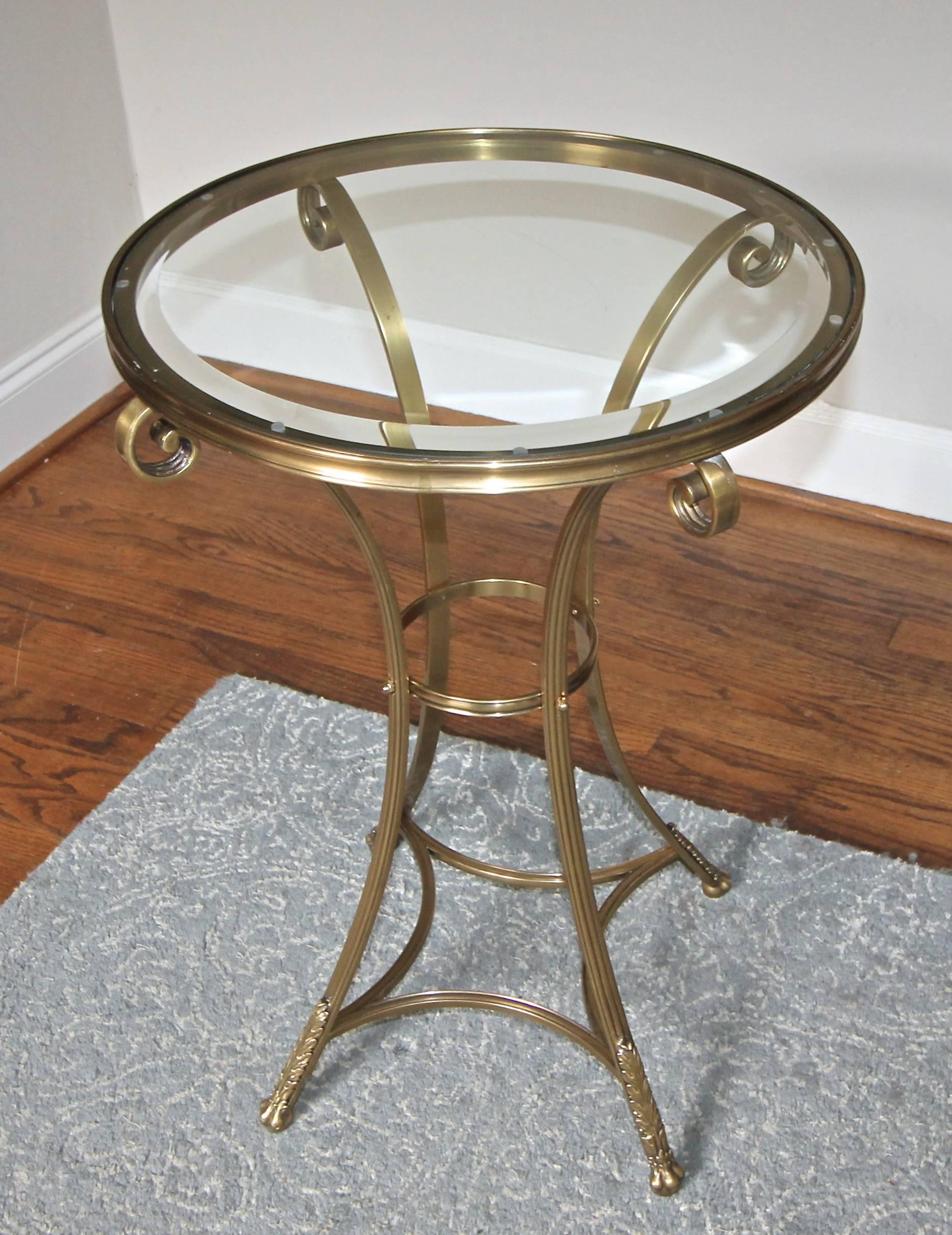 20th Century Neoclassic Brass Round Gueridon Table with Paw Feet For Sale