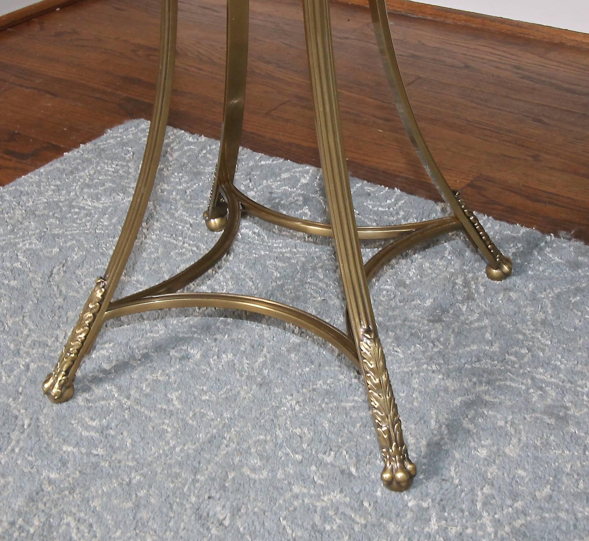 Neoclassic Brass Round Gueridon Table with Paw Feet For Sale 1