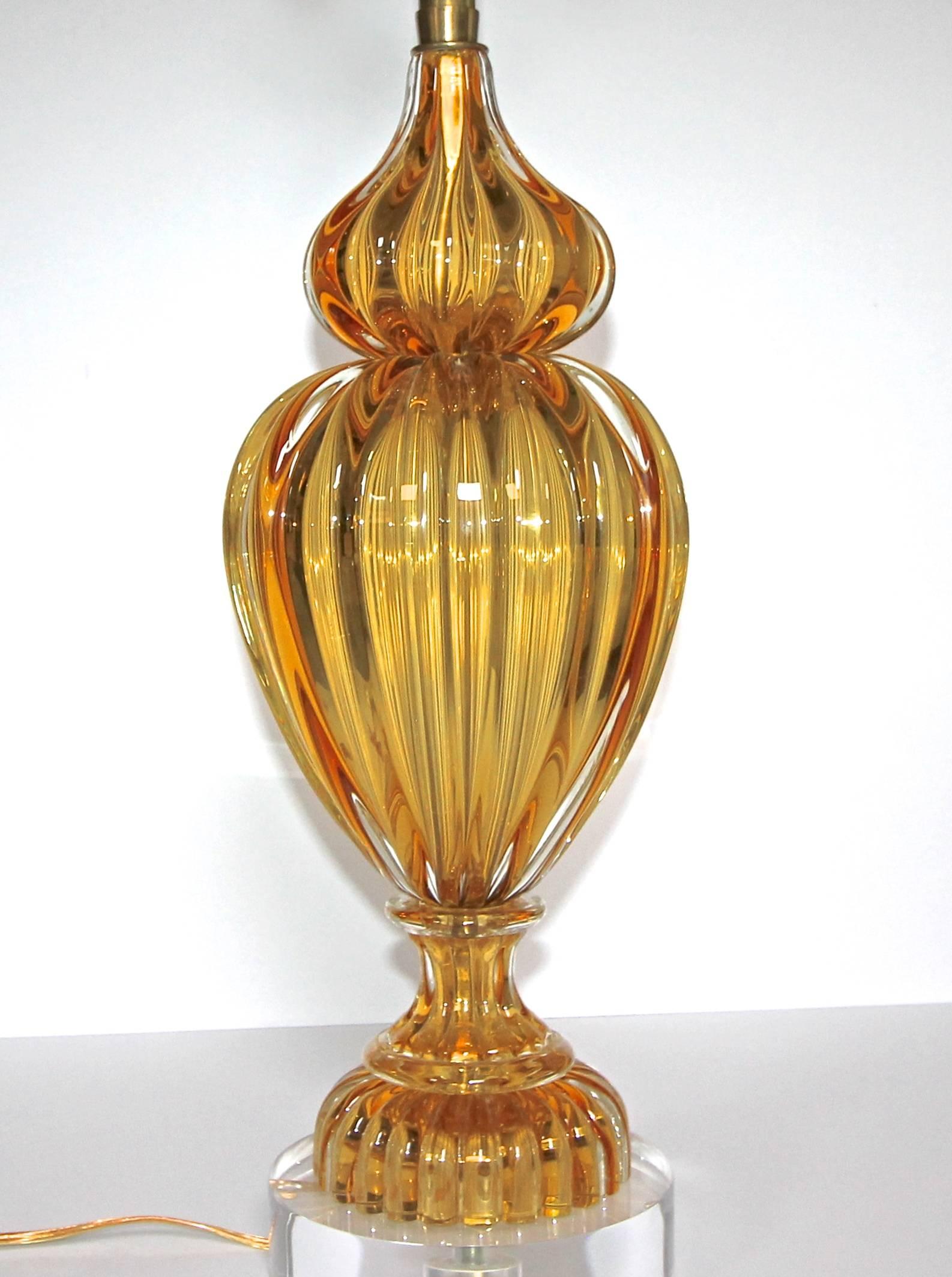 Mid-20th Century Large Amber Seguso Murano Italian Table Lamp for Marbro