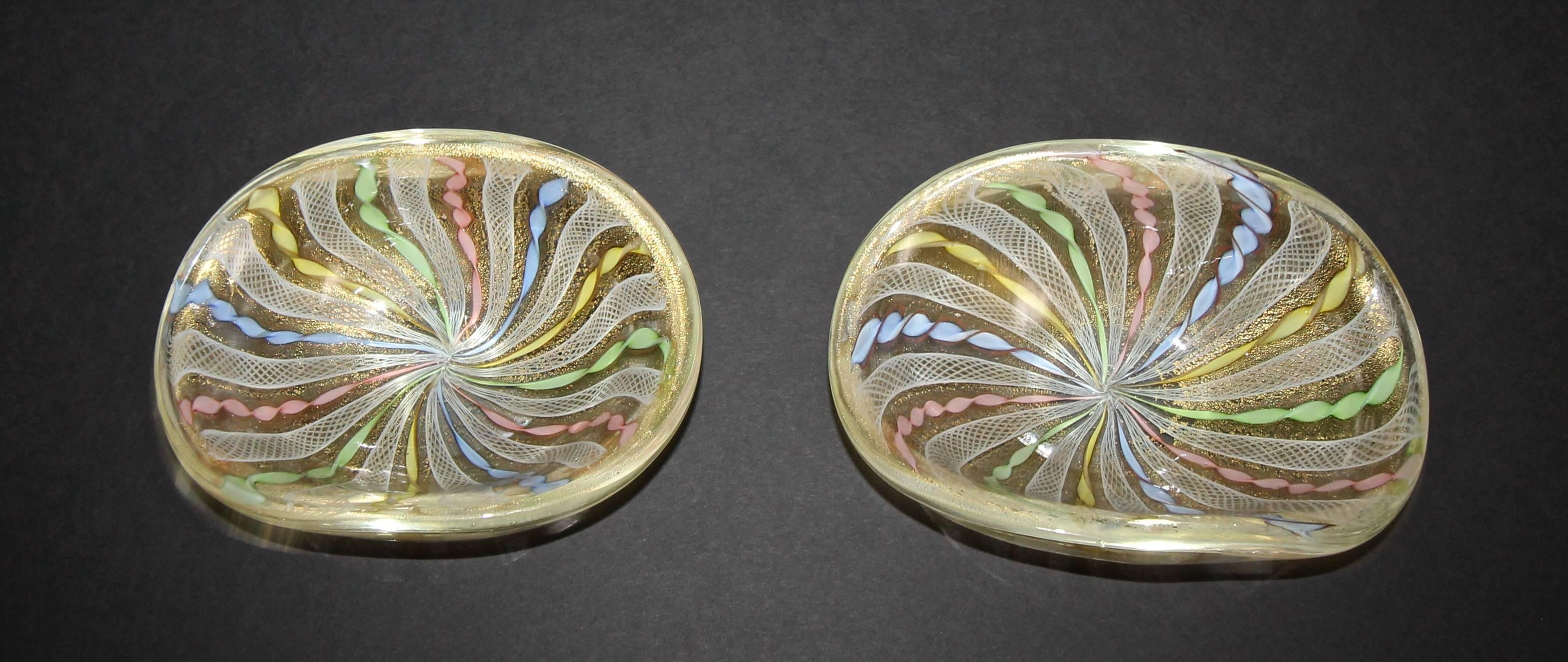 Pair of Murano Latticino Ribbons Glass Bowls For Sale 1
