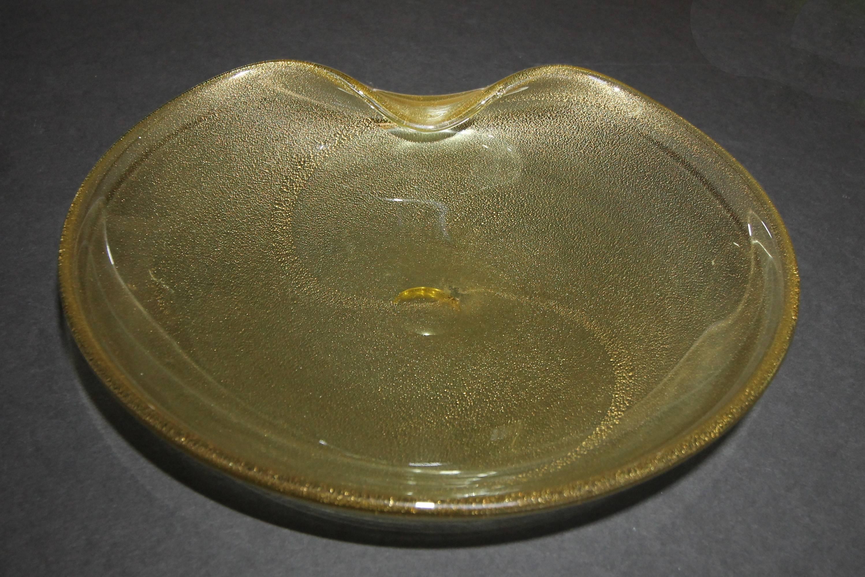 Two Large Murano Gold Centerpiece Bowls For Sale 1