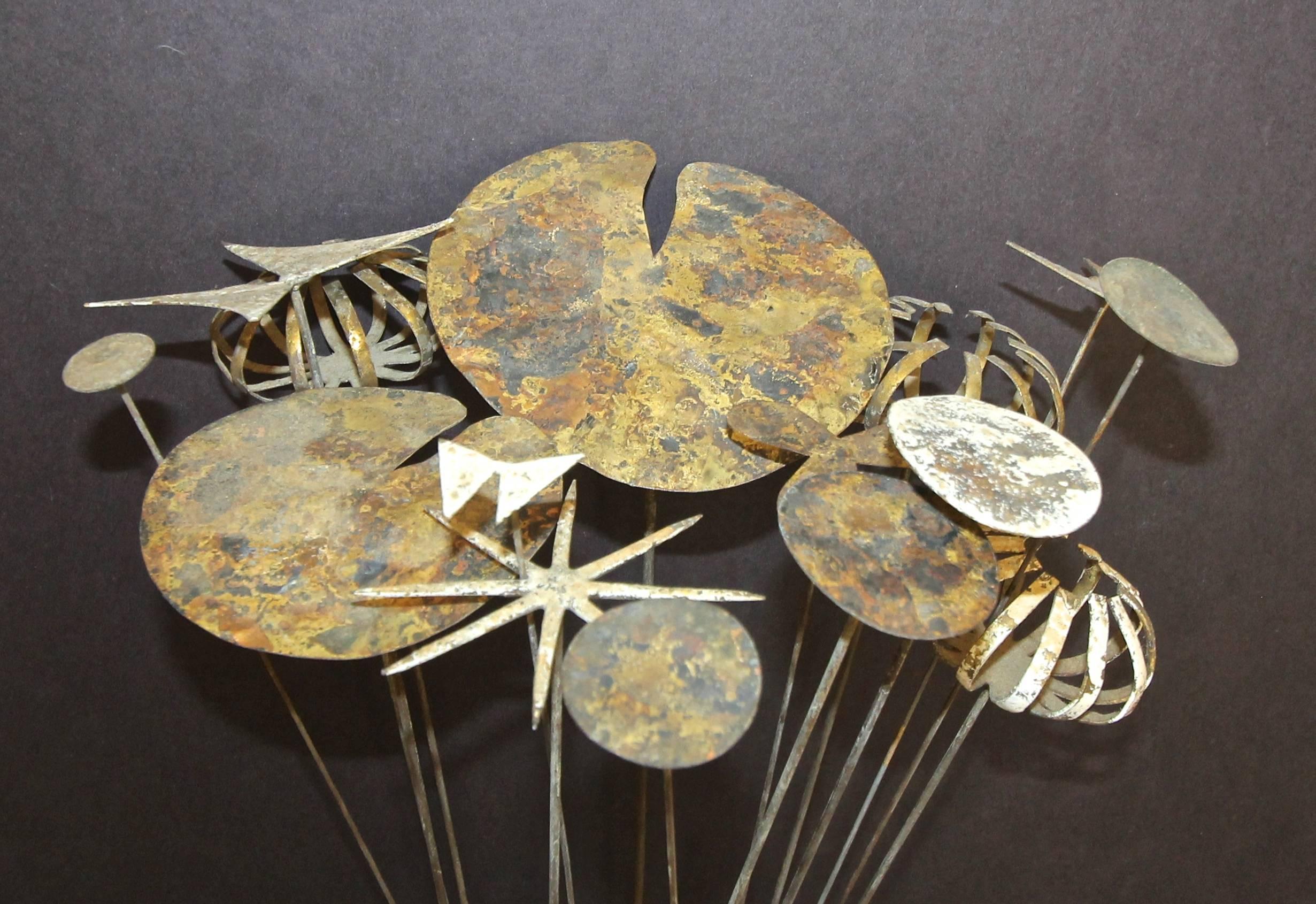 Set of Mid-Century Modern Gilt Metal Floral Bouquet In Good Condition For Sale In Palm Springs, CA