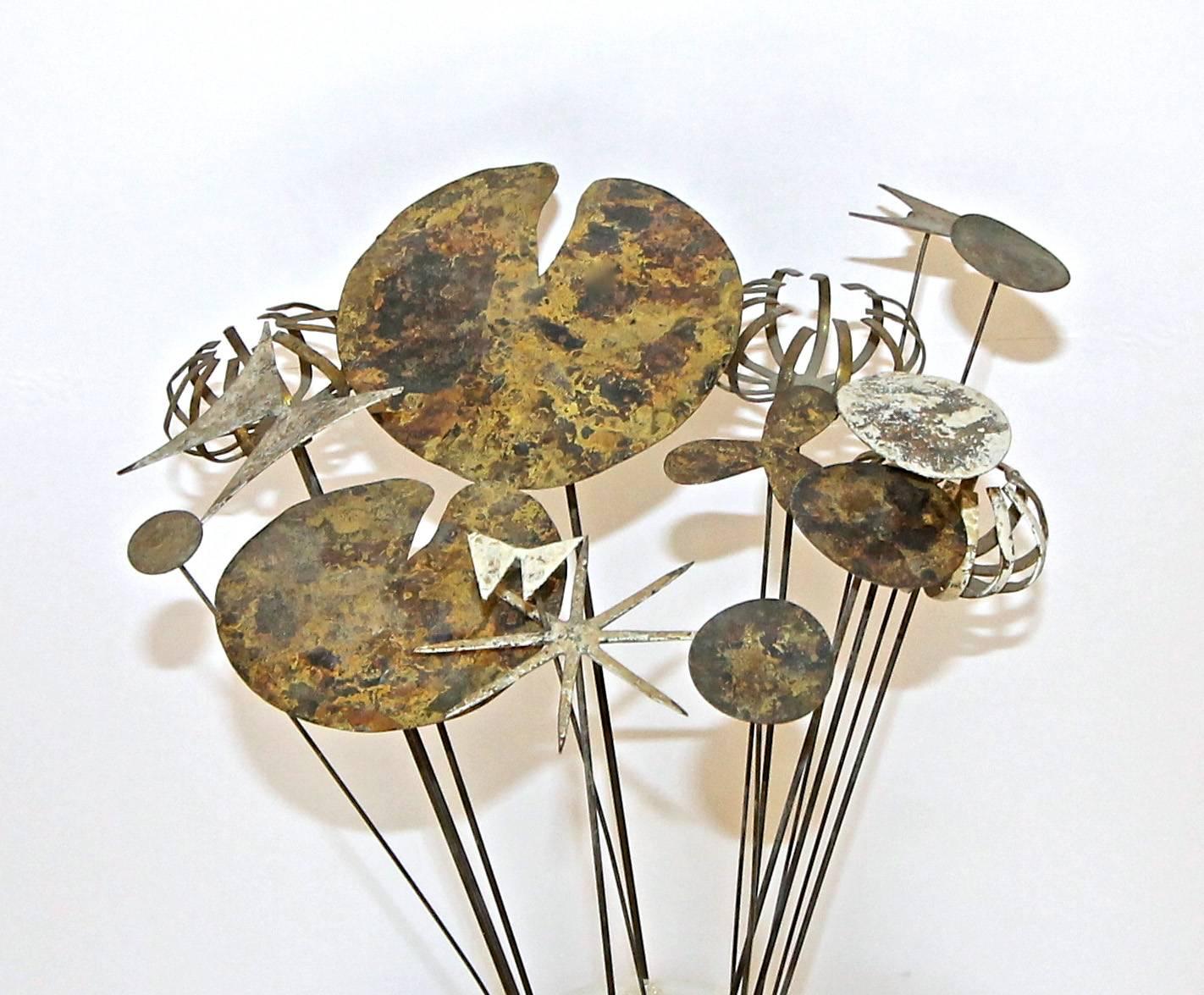 Mid-20th Century Set of Mid-Century Modern Gilt Metal Floral Bouquet For Sale