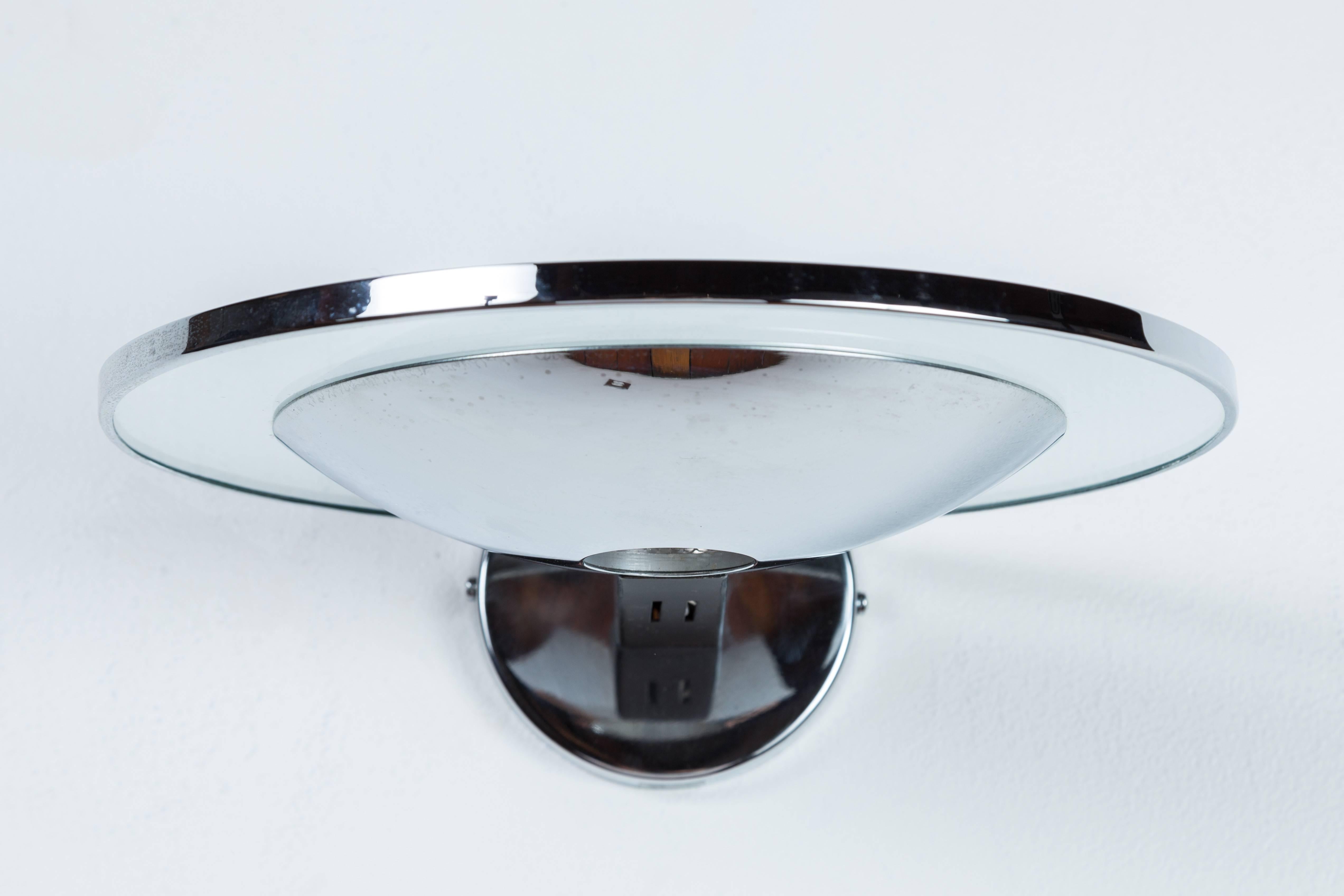 Espagnol Paire d'appliques Estiluz en chrome et acier en vente