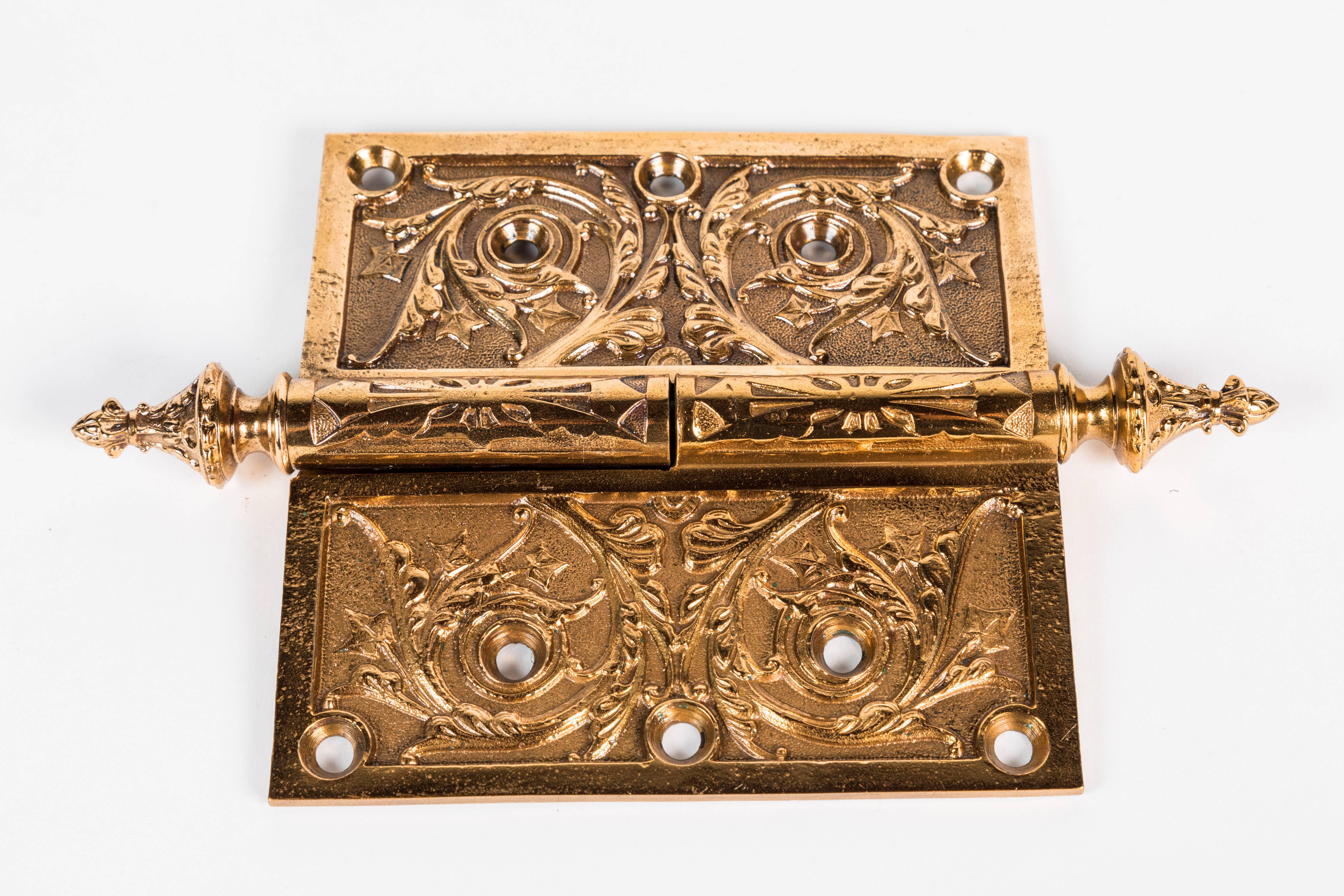 Two Victorian Cast Brass Hinges In Excellent Condition For Sale In Los Angeles, CA