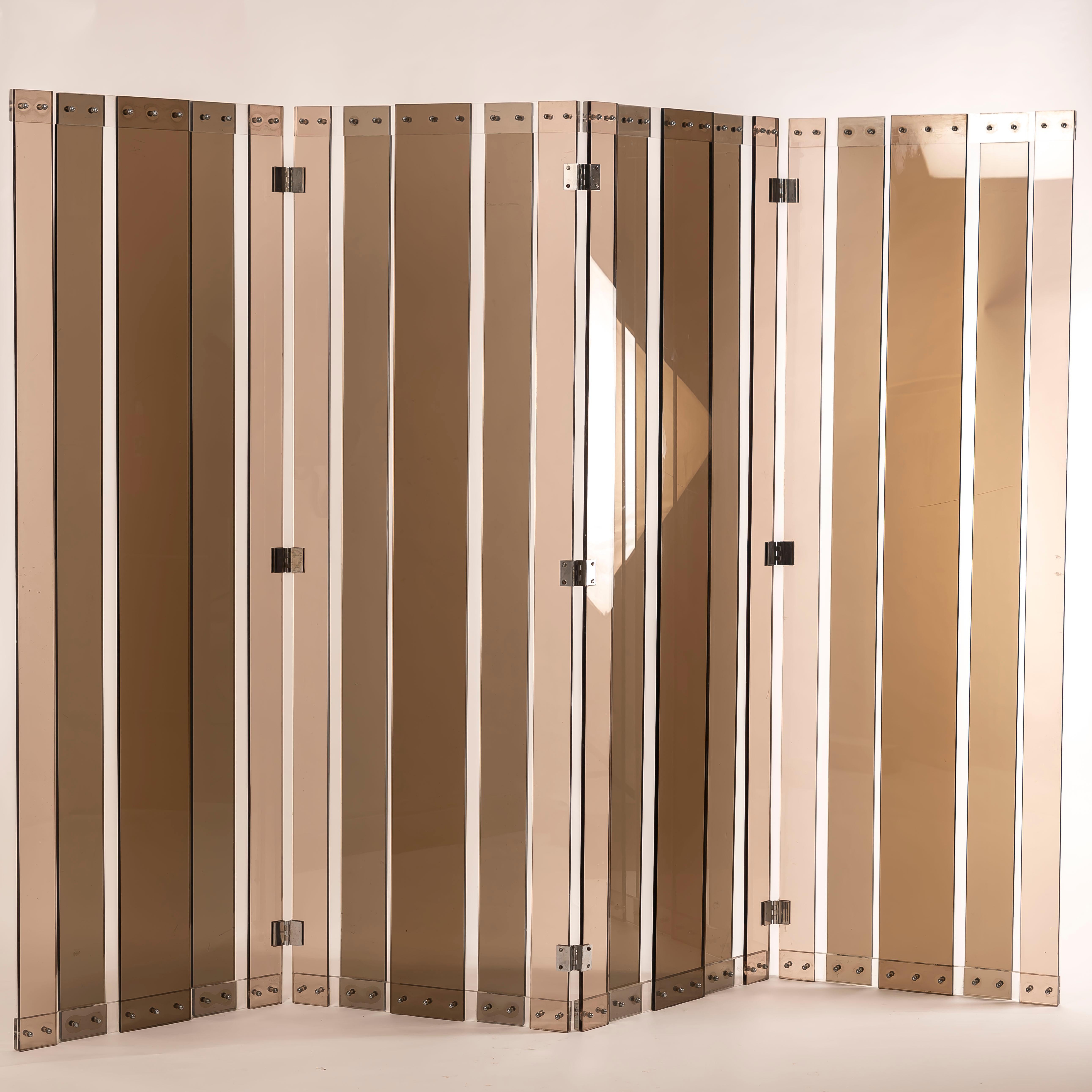 Vintage French 4-Panel Screen by Philippe Jean, 1970s - Plexiglas fumé en vente 1