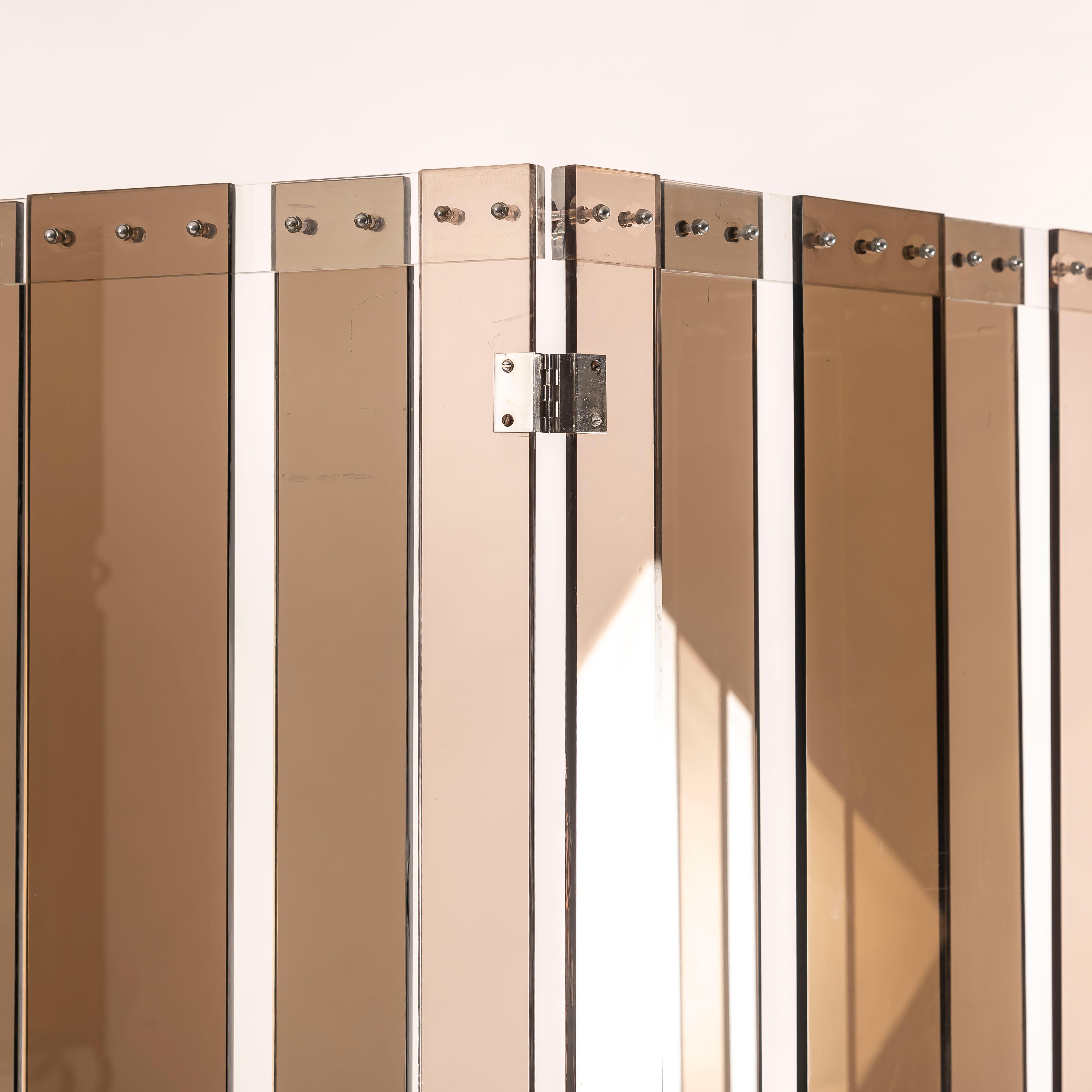 Vintage French 4-Panel Screen by Philippe Jean, 1970s - Plexiglas fumé en vente 3