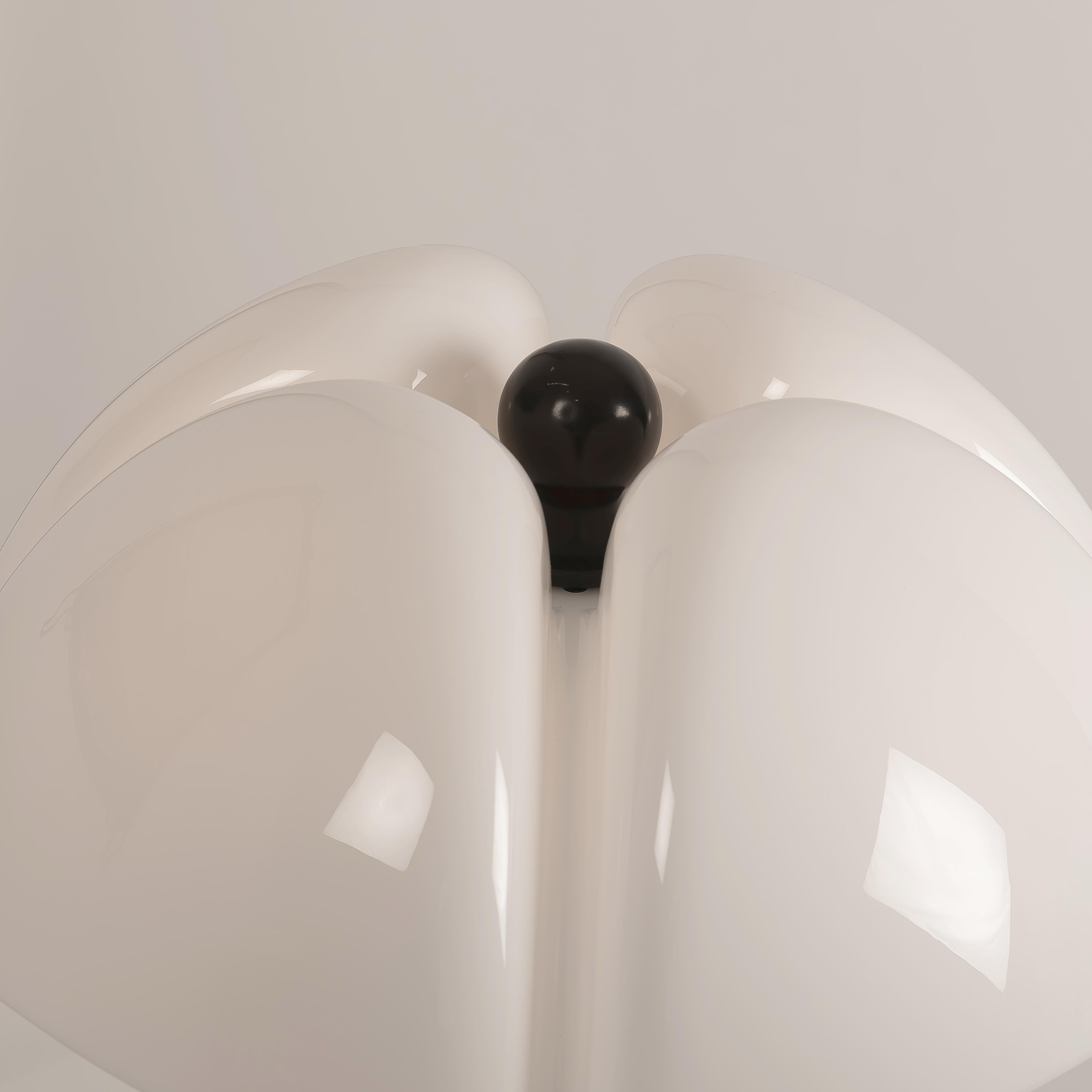 Large 1970s Gae Aulenti Pipistrello Table Lamp for Martinelli Luce, Italy For Sale 3