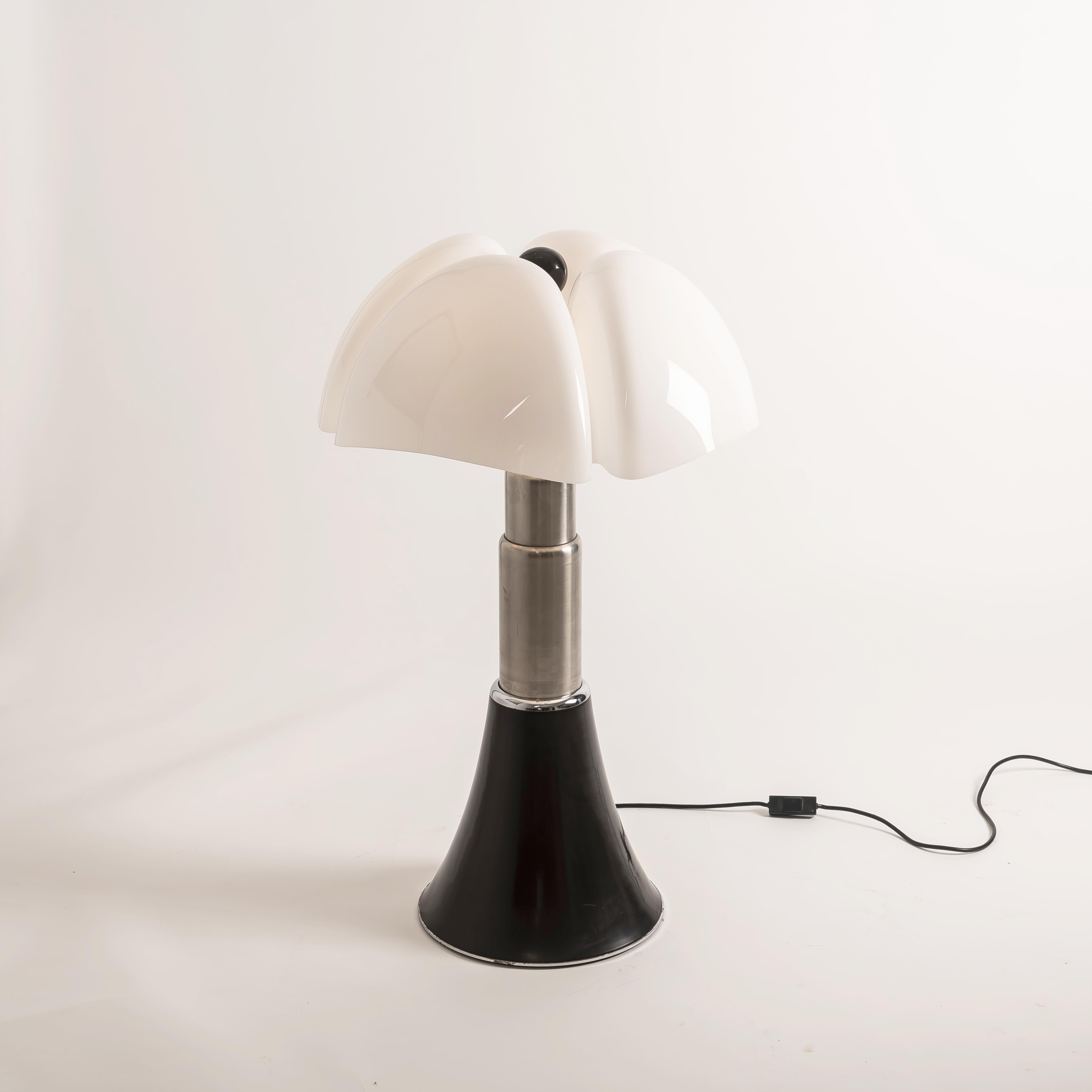 Large 1970s Gae Aulenti Pipistrello Table Lamp for Martinelli Luce, Italy For Sale 5