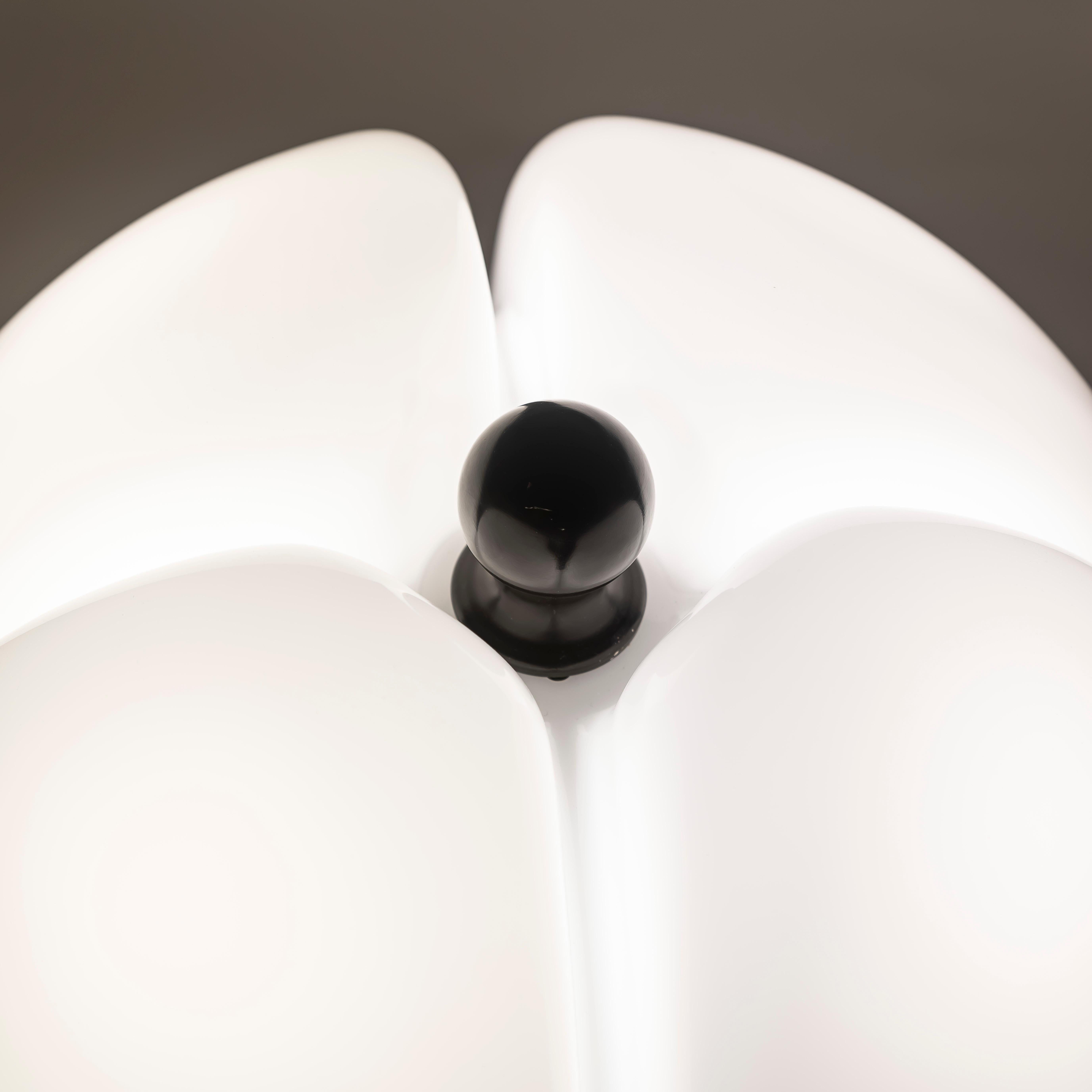 Large 1970s Gae Aulenti Pipistrello Table Lamp for Martinelli Luce, Italy For Sale 1