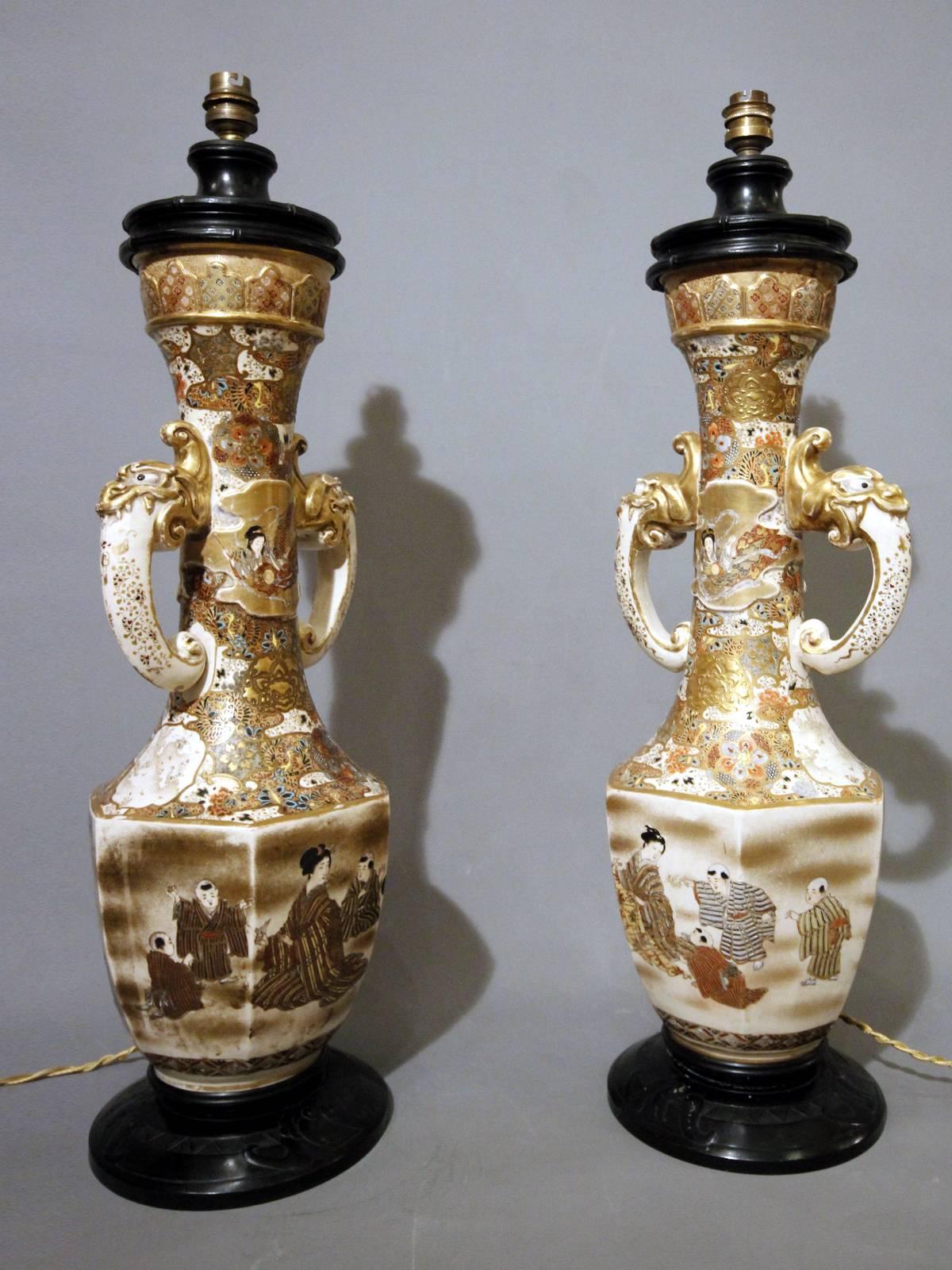 Seltenes Paar Satsuma-Tischlampen, Japan, Ende des 19. Jahrhunderts (Japanisch) im Angebot