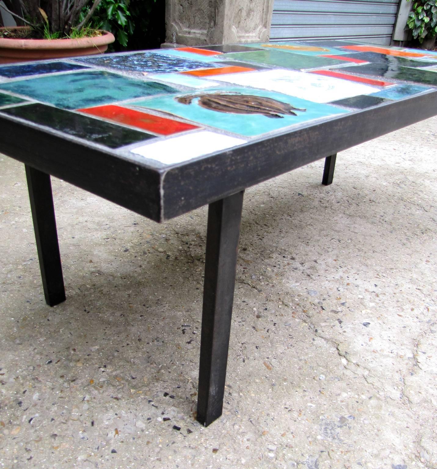 Coffee Table with Africanist Decor, France, 1950 In Good Condition For Sale In Paris, FR