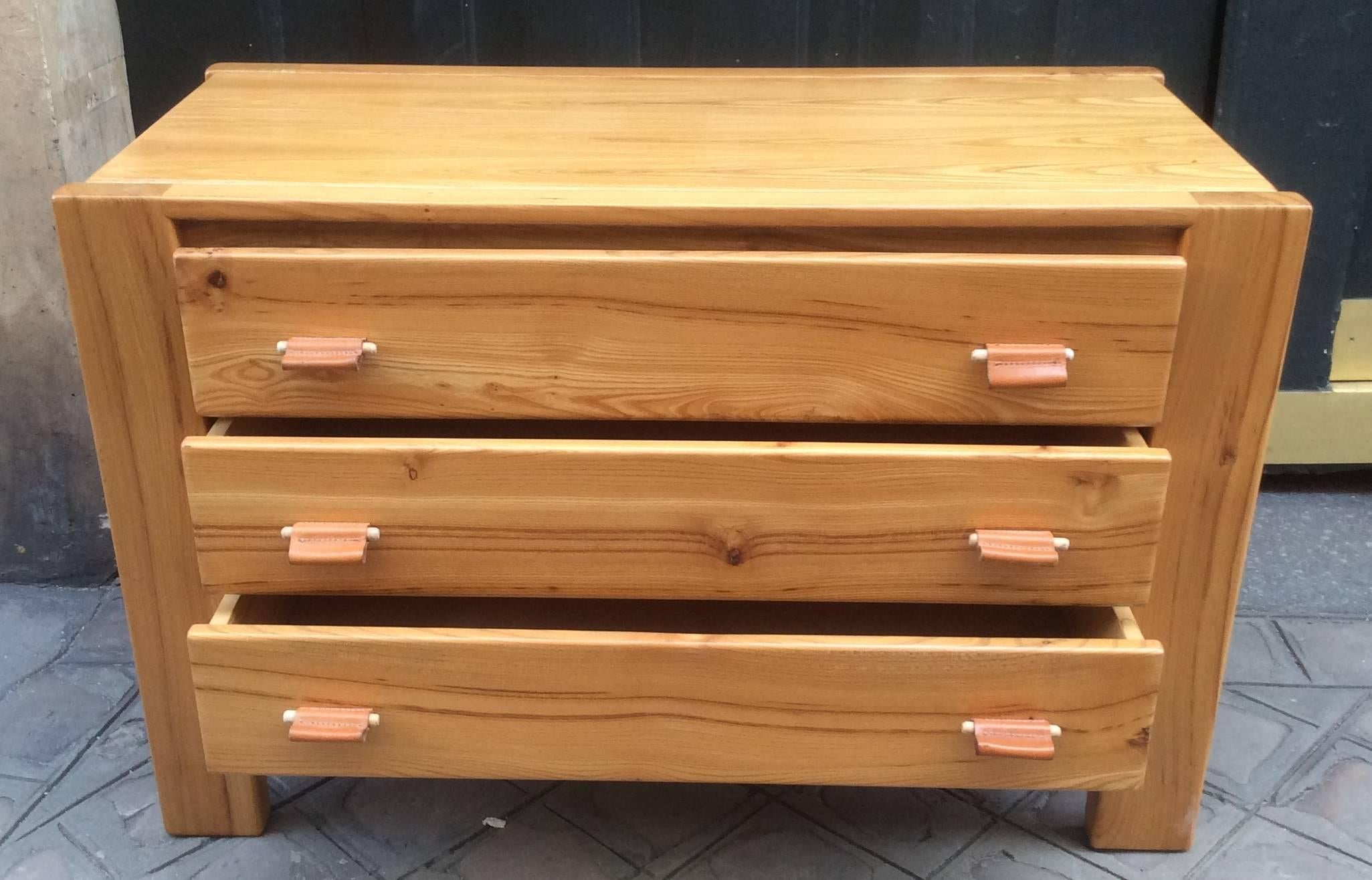 Chest of Three Drawers in Solid Elm by Pierre Chapo. France 1970 In Excellent Condition For Sale In Paris, FR