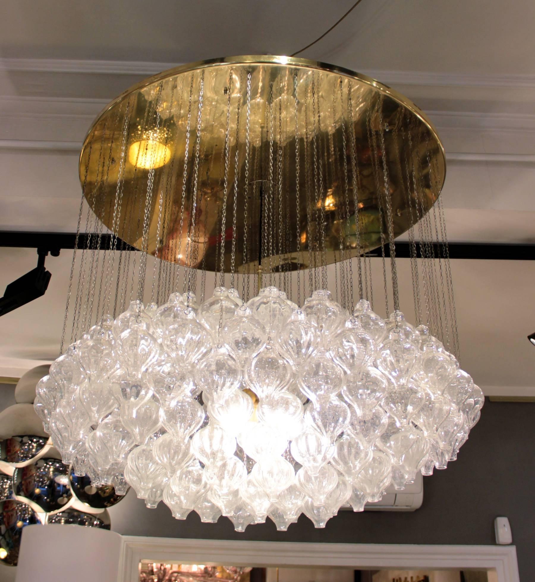 Rare large 'Tulipan' glass pendant chandelier or flush mount by J.T. Kalmar, Austria, Vienna, manufactured in 1960s.
The name Tulipan derives from the tulip shaped hand blown bubble glasses. Each glass is handmade and therefore a unique piece.
184