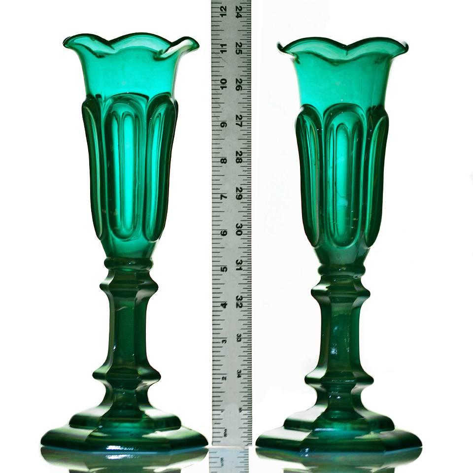 American Rare Pair of Emerald Green Sandwich Glass Loop Vases
