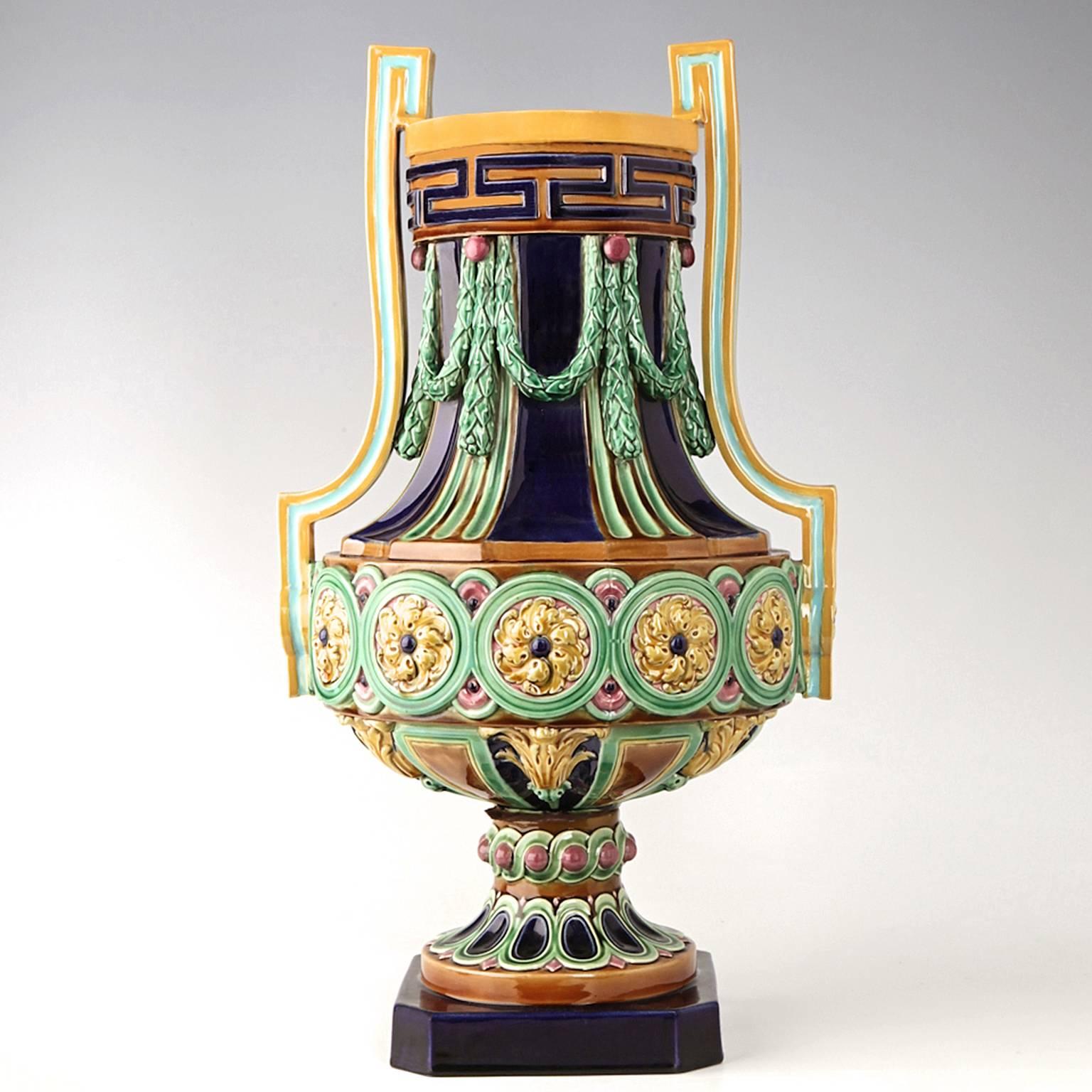 Große Minton Majolika-Vase, Huge (Neoklassisch) im Angebot