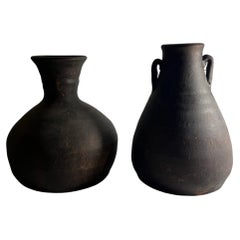 Jarrones esculturales italianos de terracota de estilo brutalista — Par de 1960