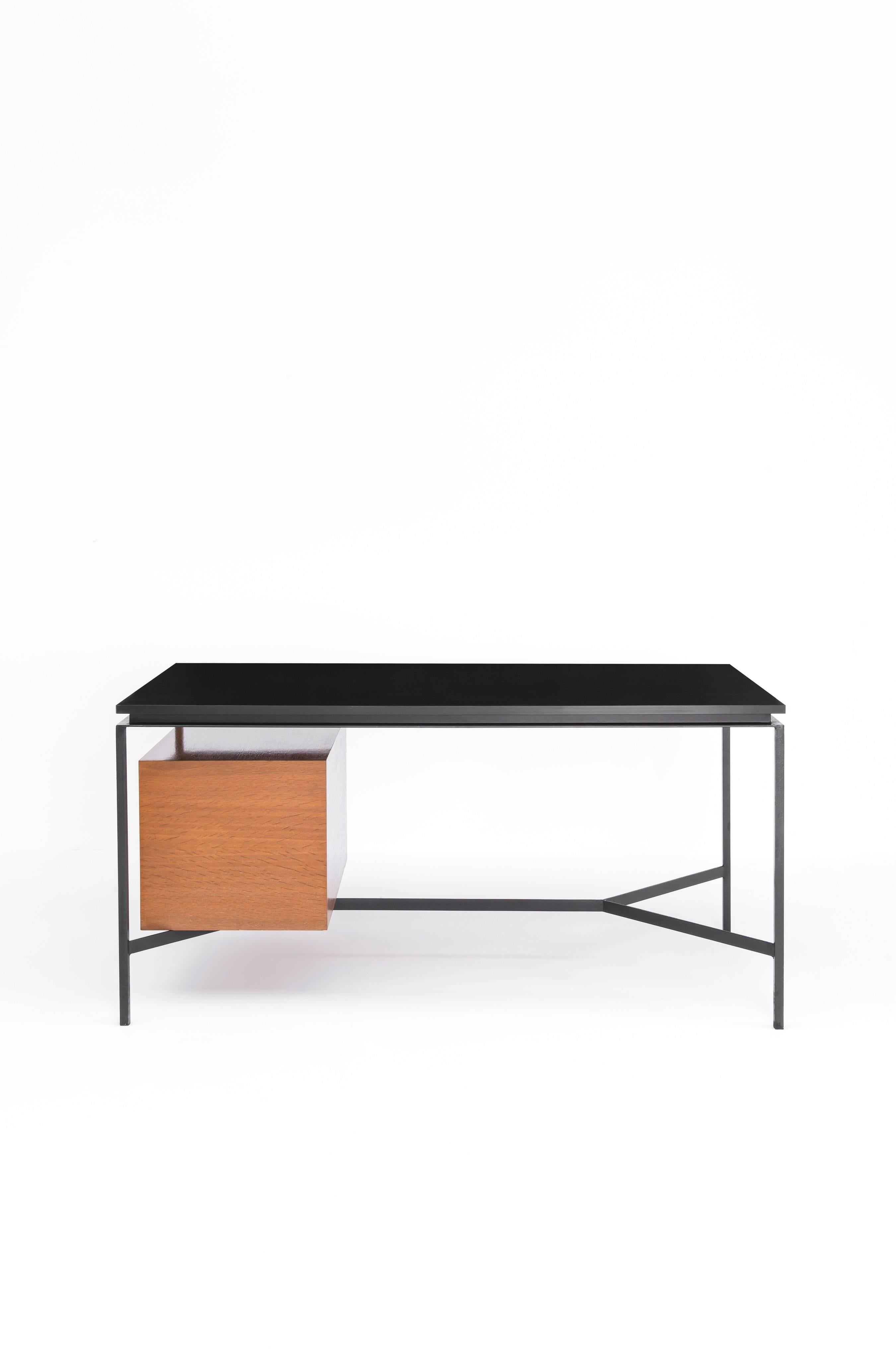 Lacquered Desk CM172 by Pierre Paulin, Thonet Edition, 1958 For Sale