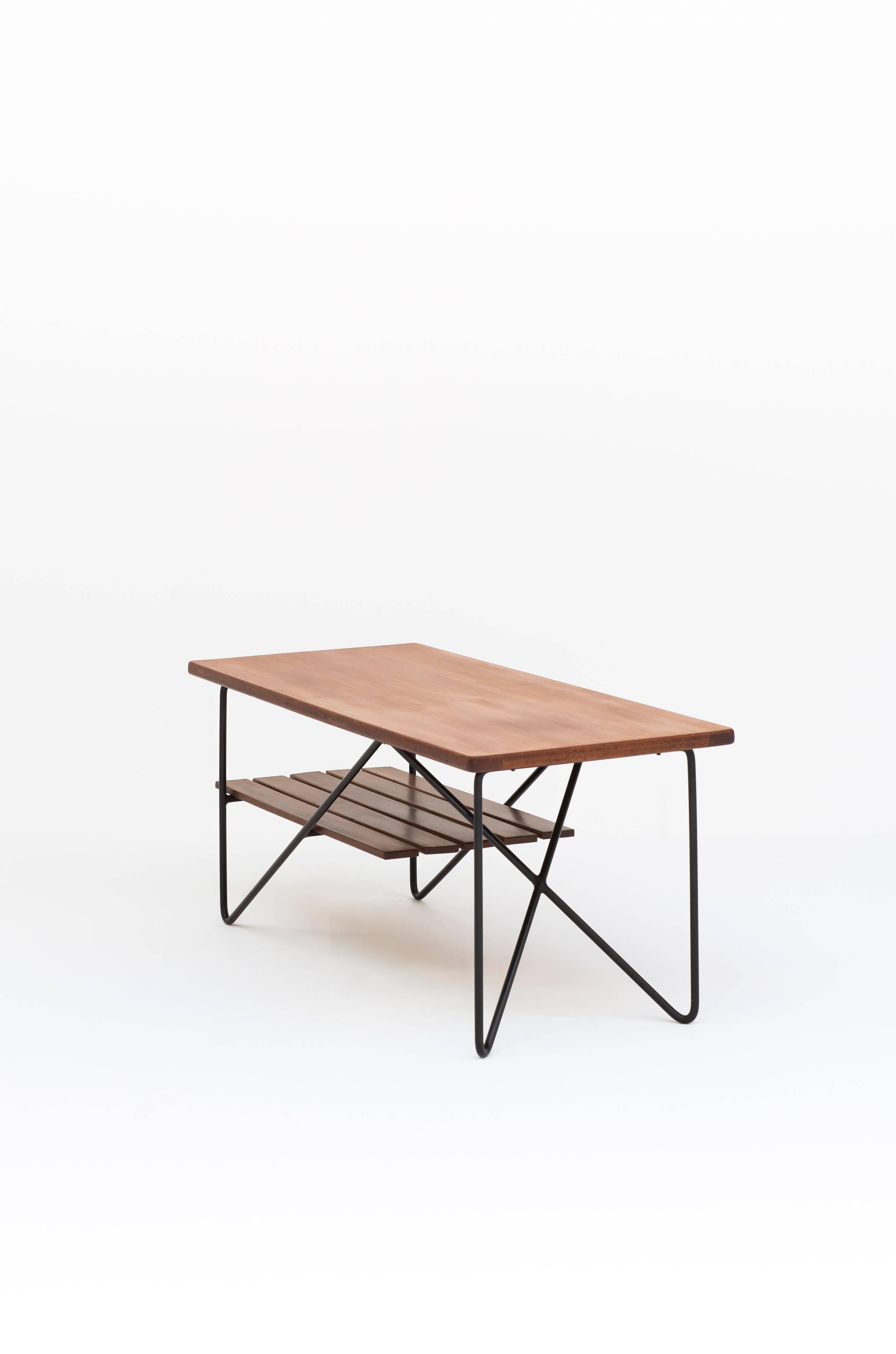 Lacquered Low Table GC52 by Rene-Jean Caillette, Charron Groupe 4 Edition, 1954 For Sale
