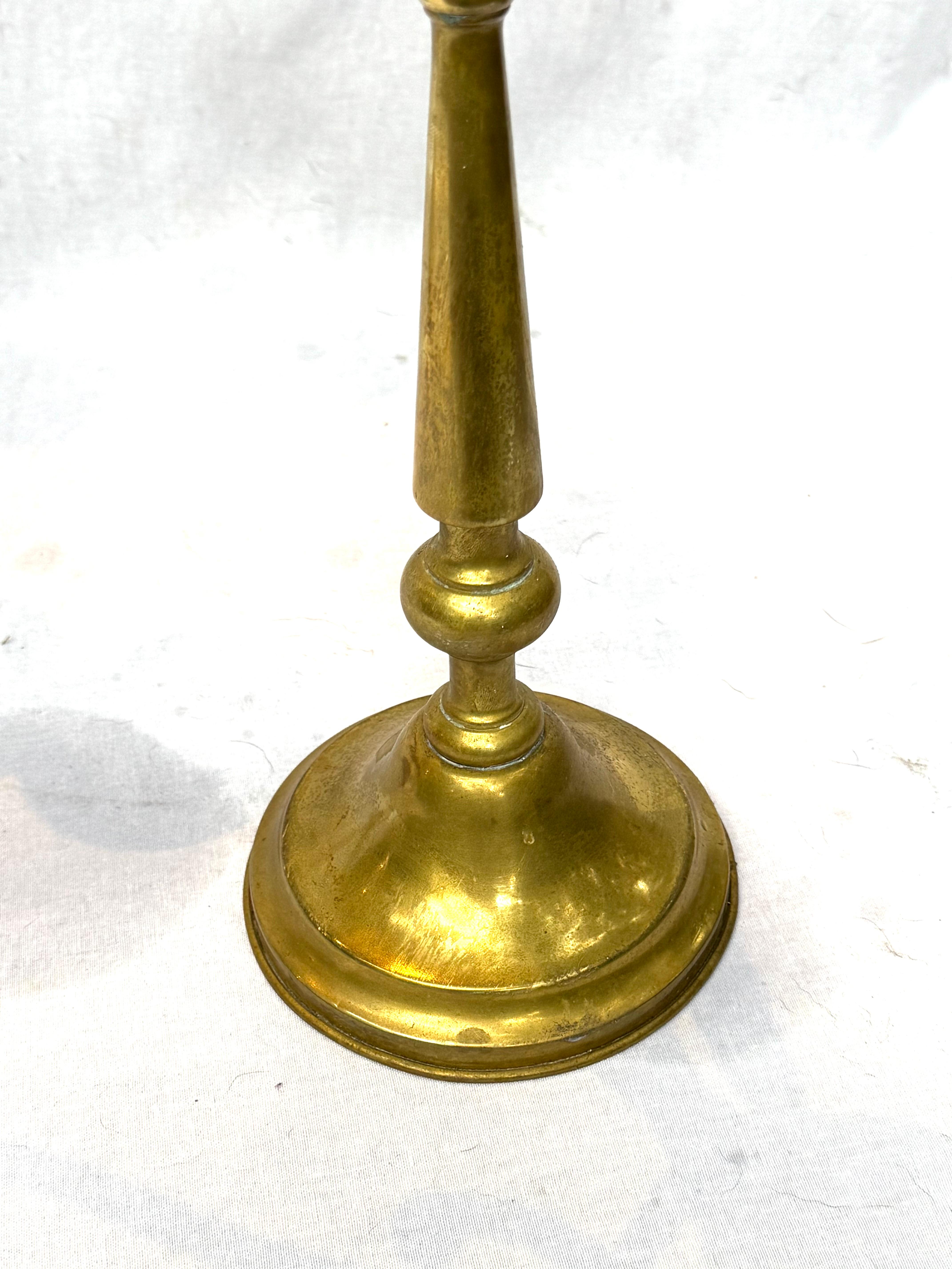 Coppia monumentale di candelabri in ottone degli anni '60 di Madame Journel in vendita 1
