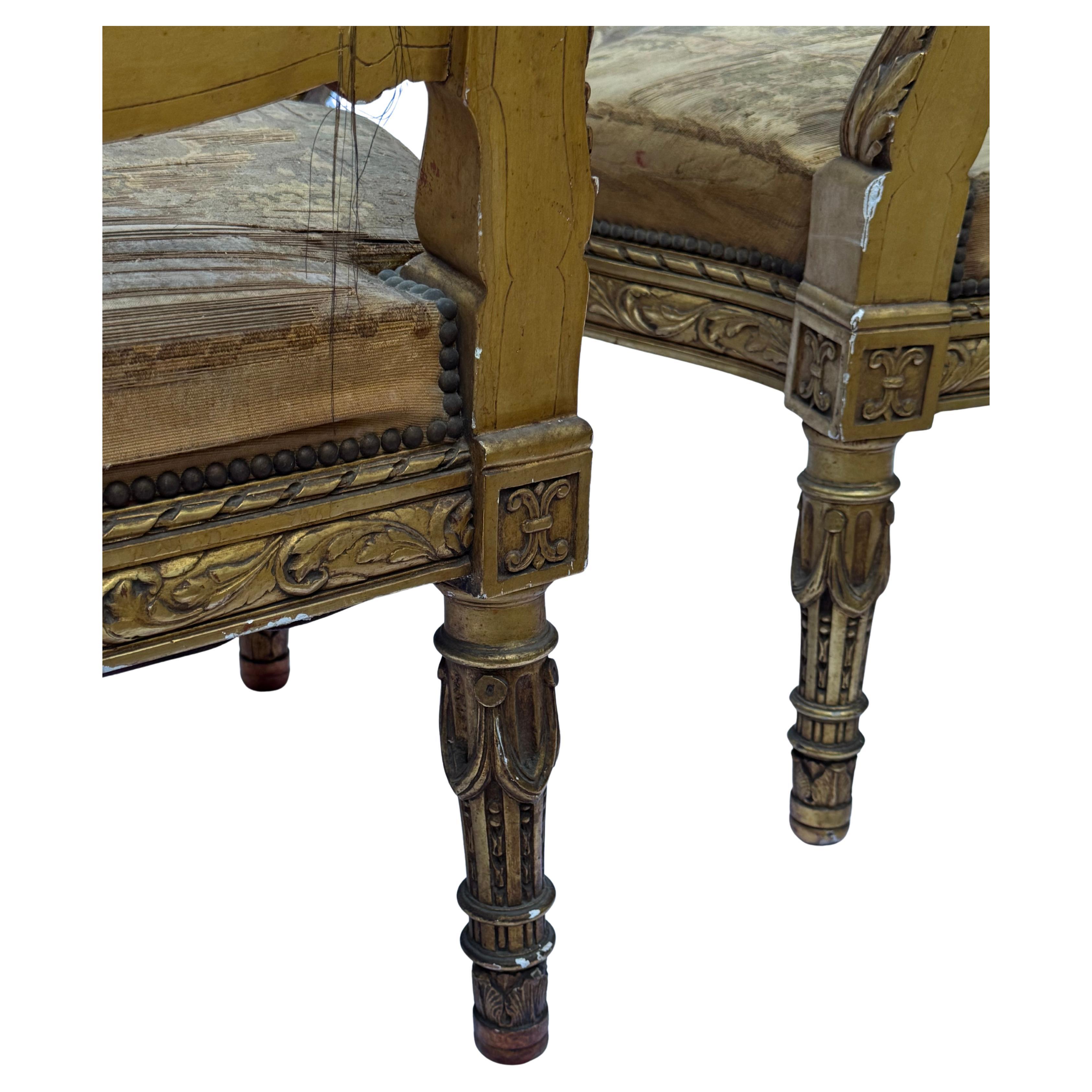 Suite de salón francesa del siglo XIX en madera dorada estilo Luis XVI con tapicería Tapestry Upholstering en venta 9