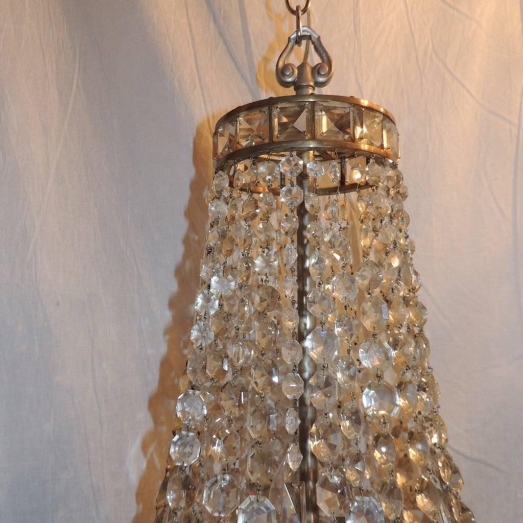 Français Merveilleux lustre français en bronze argenté à étages gradués en cristal en forme de cascade en vente