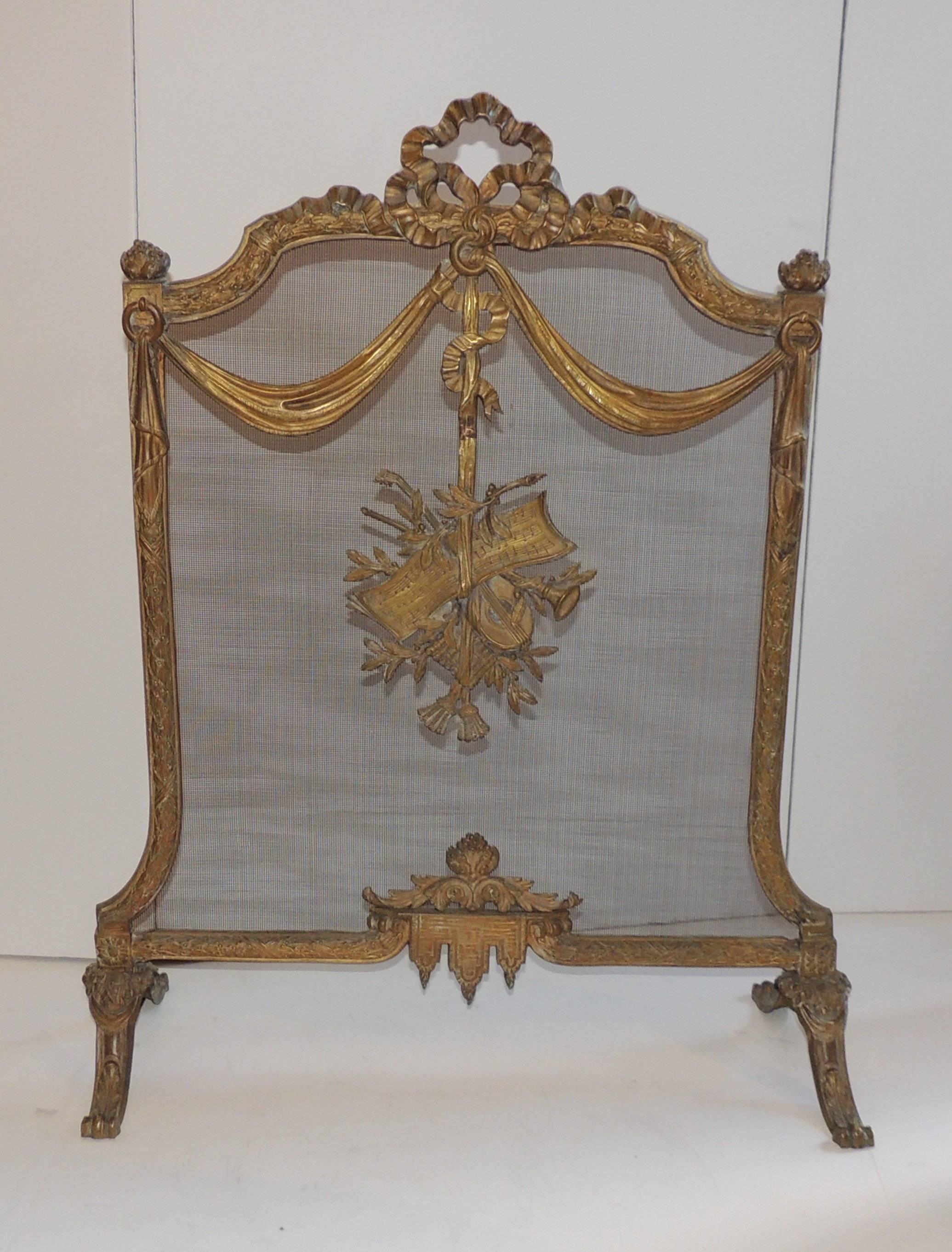 Wonderful French Bronze Bow Ribbons Floral Musical Fireplace Screen Fire Screen In Good Condition In Roslyn, NY