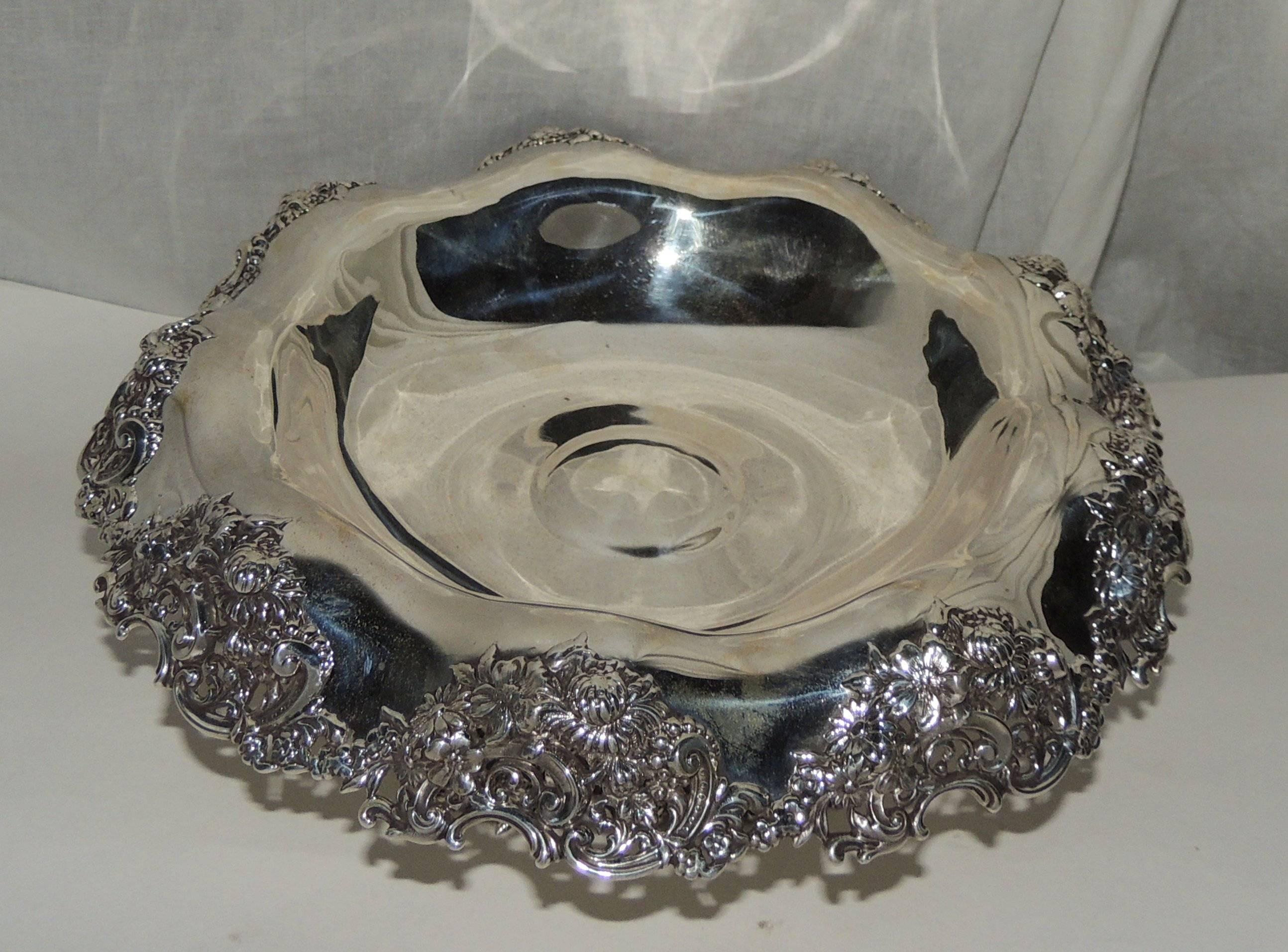 Bailey Banks and Biddle sterling centerpiece bowl # 2929.
In The Chrysanthemum pattern.
Measures: 12.5