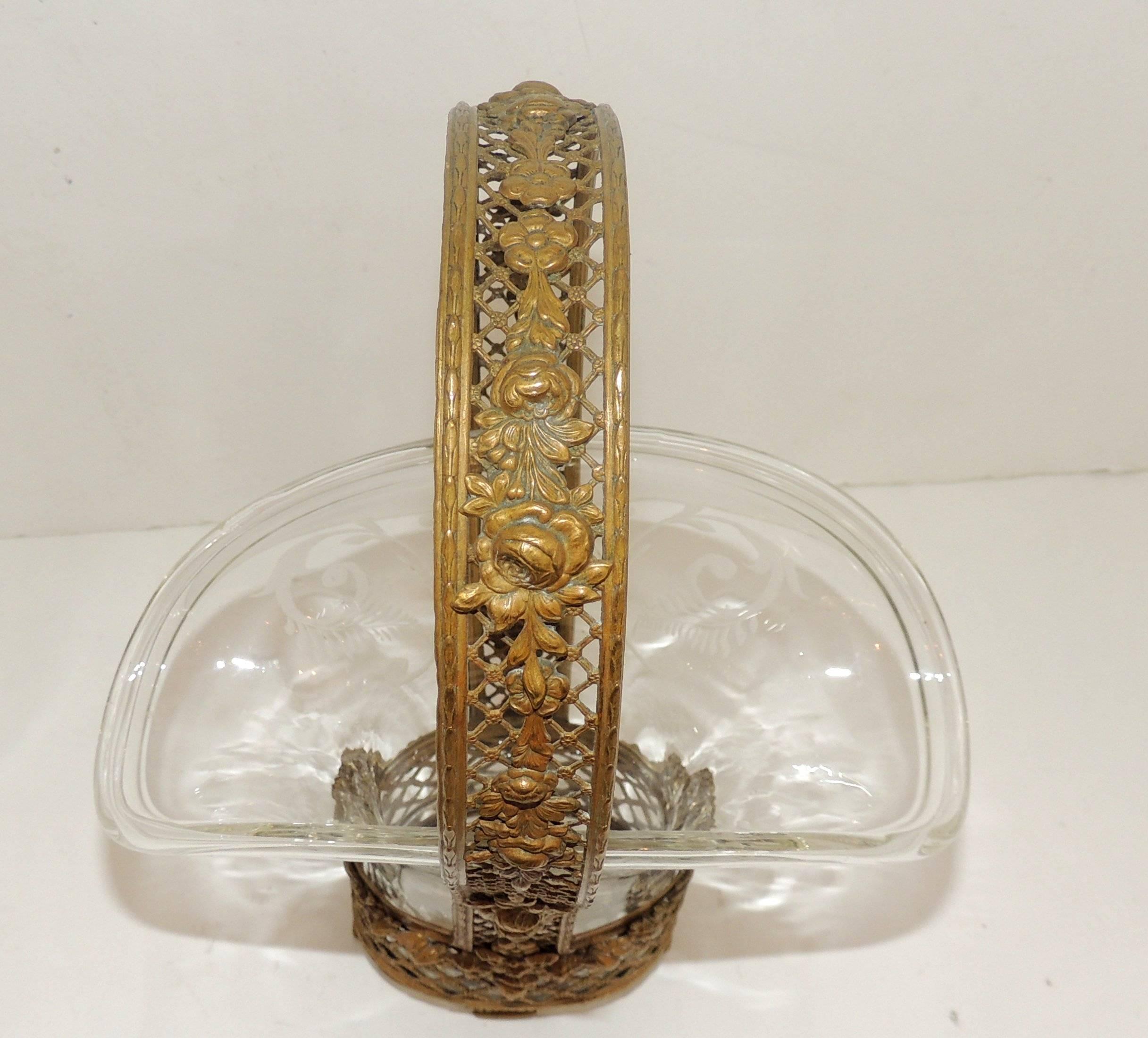 Belle Époque Wonderful French Gilt Bronze Roses Basket Etched Crystal Glass Bowl Centerpiece For Sale