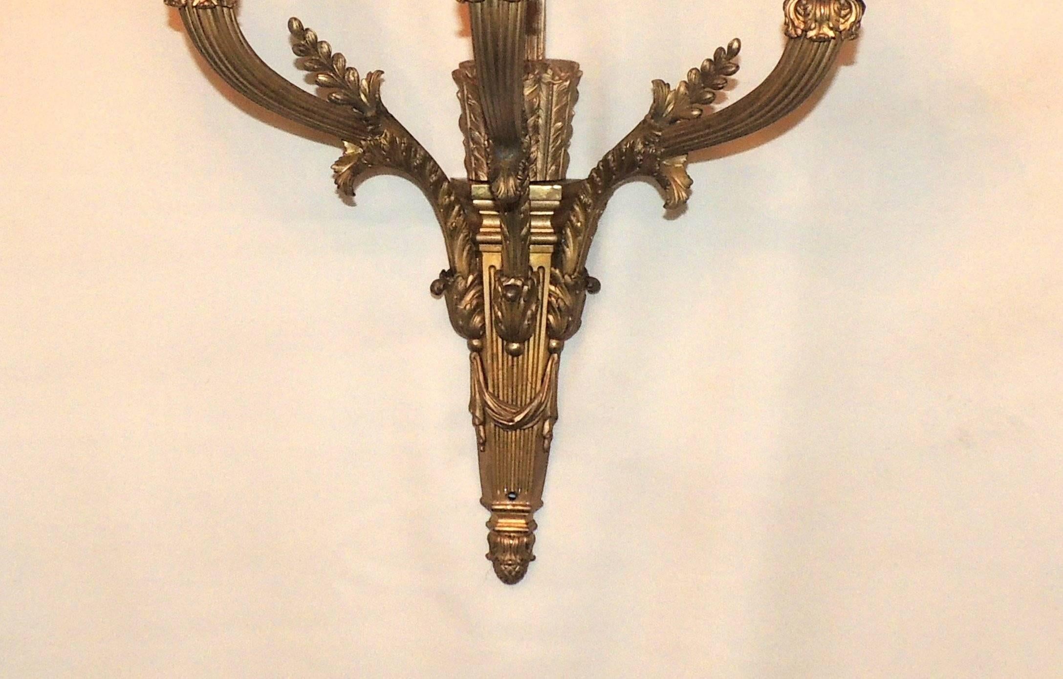 Beautiful Large Three-Arm Caldwell Gilt Doré Bronze Regency Sconces Ribbon Top For Sale 4